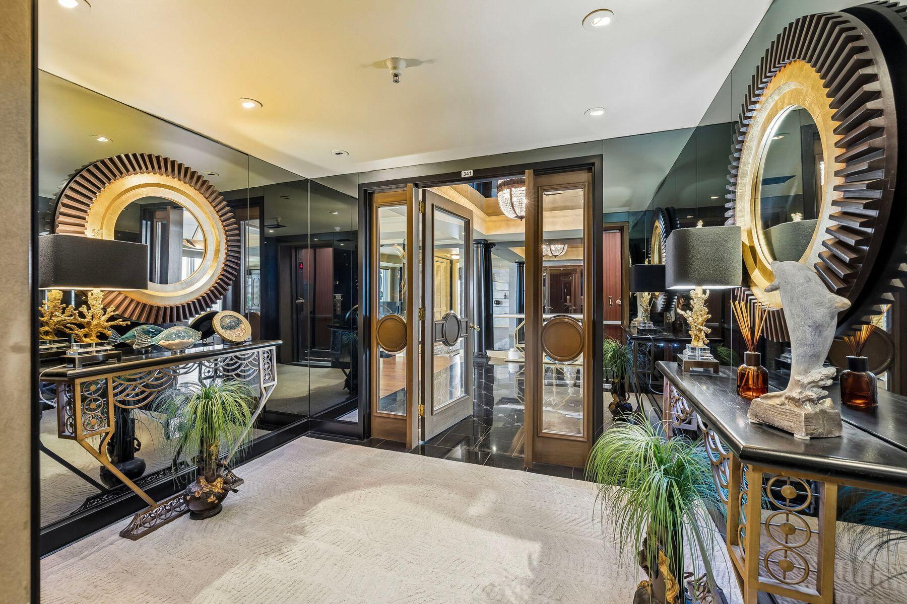 THE ULTIMATE CONDO - Residential