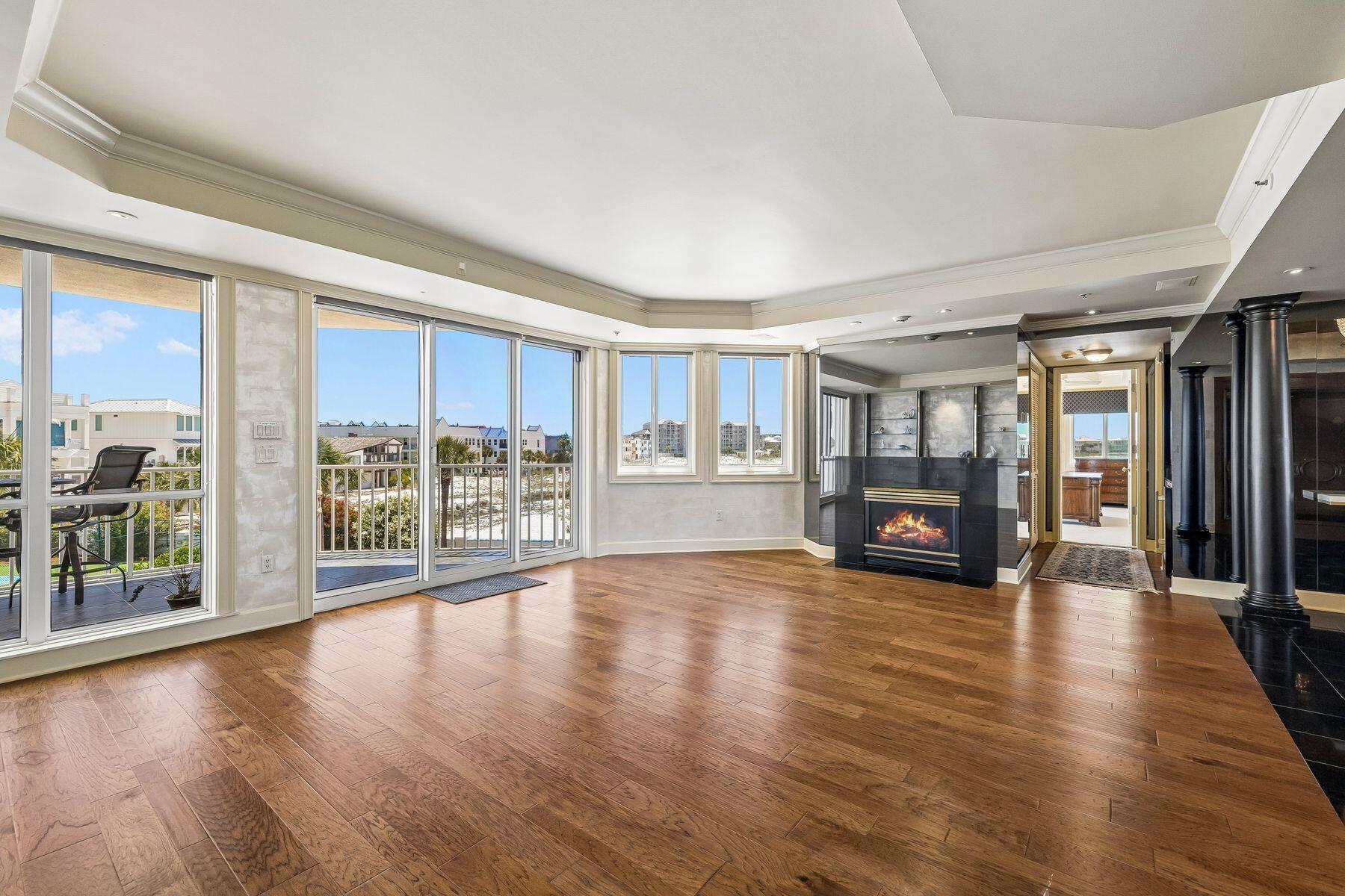 THE ULTIMATE CONDO - Residential