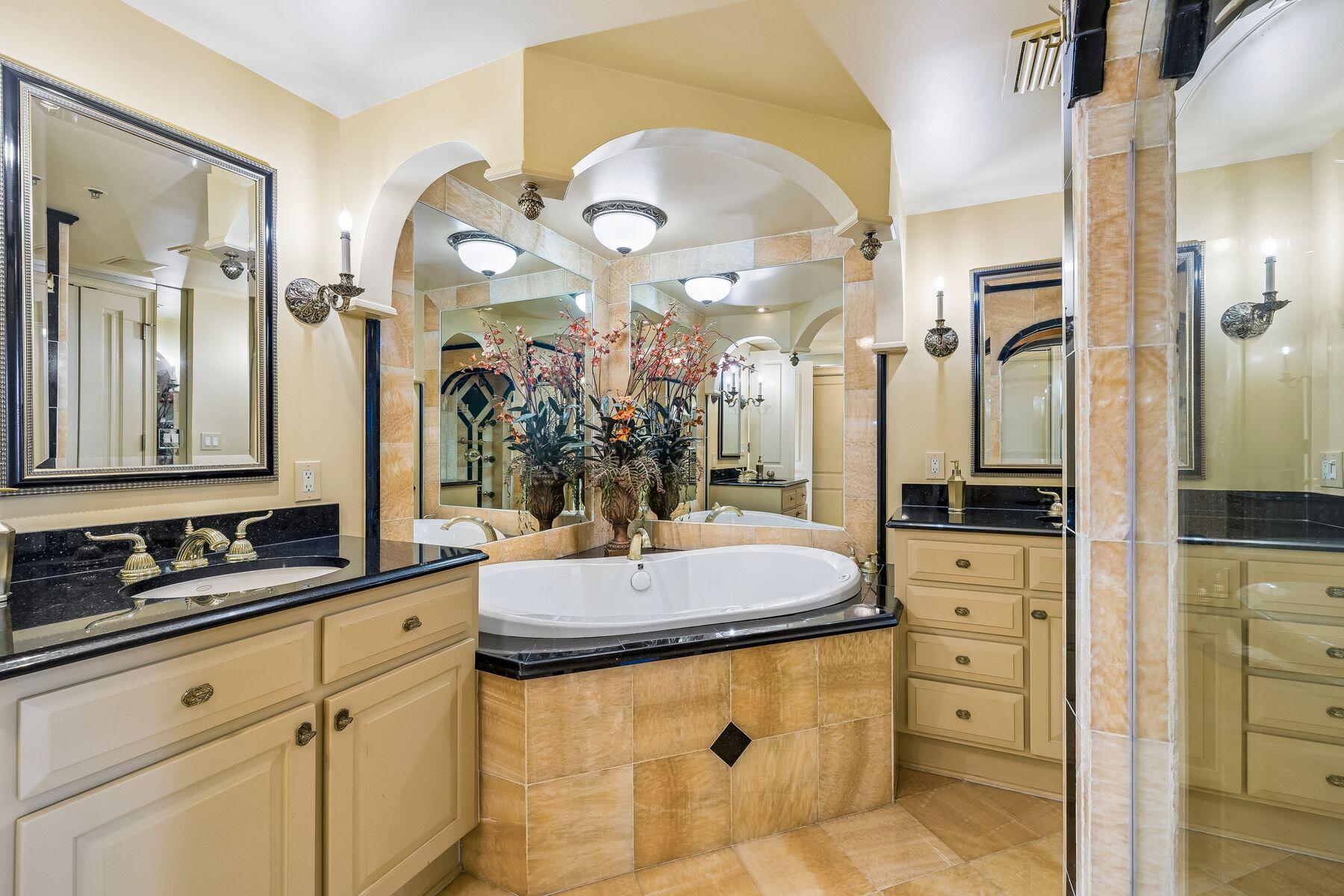 THE ULTIMATE CONDO - Residential