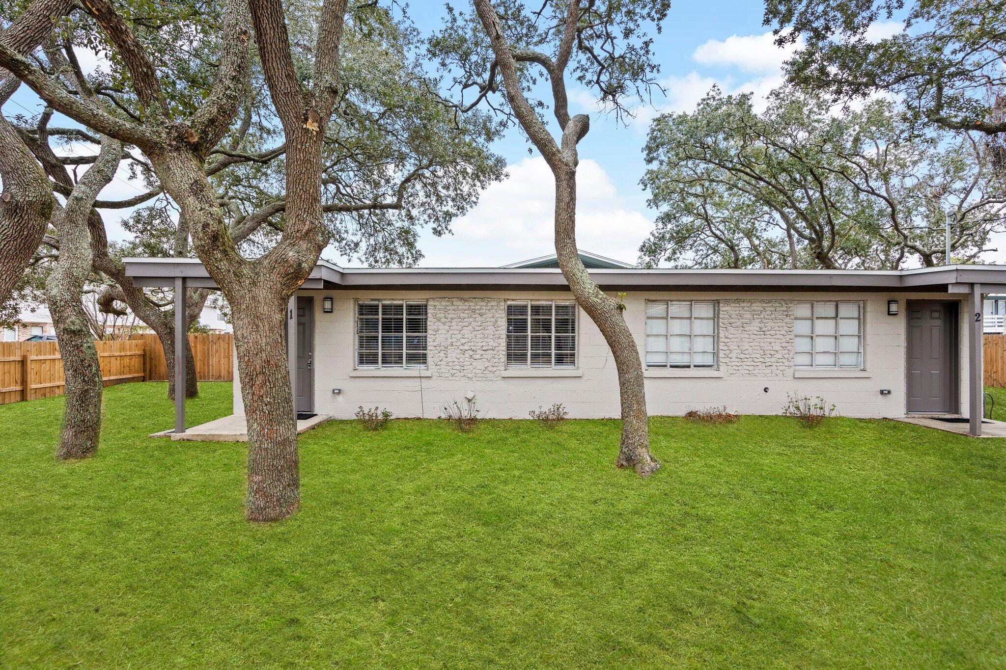 Welcome to this charming Florida cottage in the heart of Fort Walton Beach! This fully updated 1-bedroom, 1-bathroom home offers a comfortable and inviting living space with modern touches and plenty of character. Conveniently located near local shopping, dining, entertainment, and the beautiful Emerald Coast beaches, this home puts you close to everything Fort Walton Beach has to offer. Residents will enjoy water, landscaping, and on-site laundry facilities at no additional cost, providing added convenience and value. With its cozy atmosphere, updated finishes, and desirable location, this delightful cottage is the perfect place to call home! Pets considered with application. Contact us today for a showing!