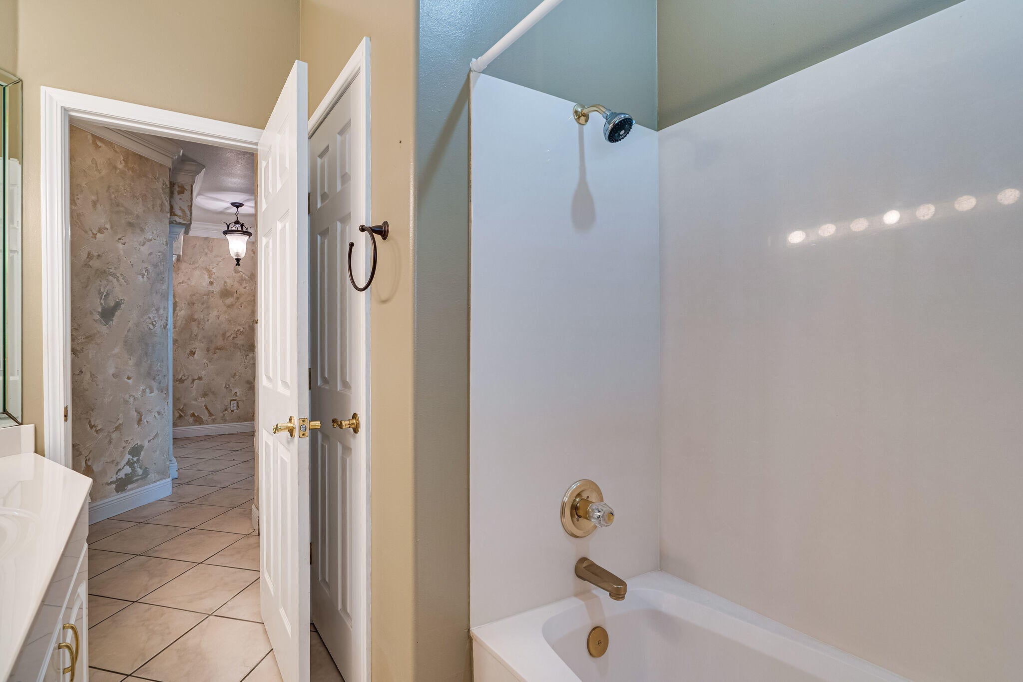 INDIAN TRAIL ESTATES - Residential Lease