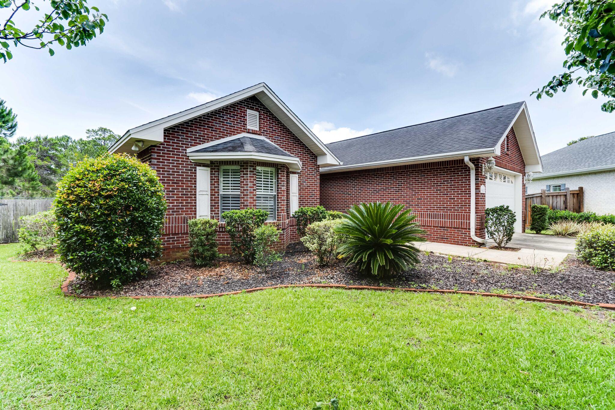 INDIAN TRAIL ESTATES - Residential Lease