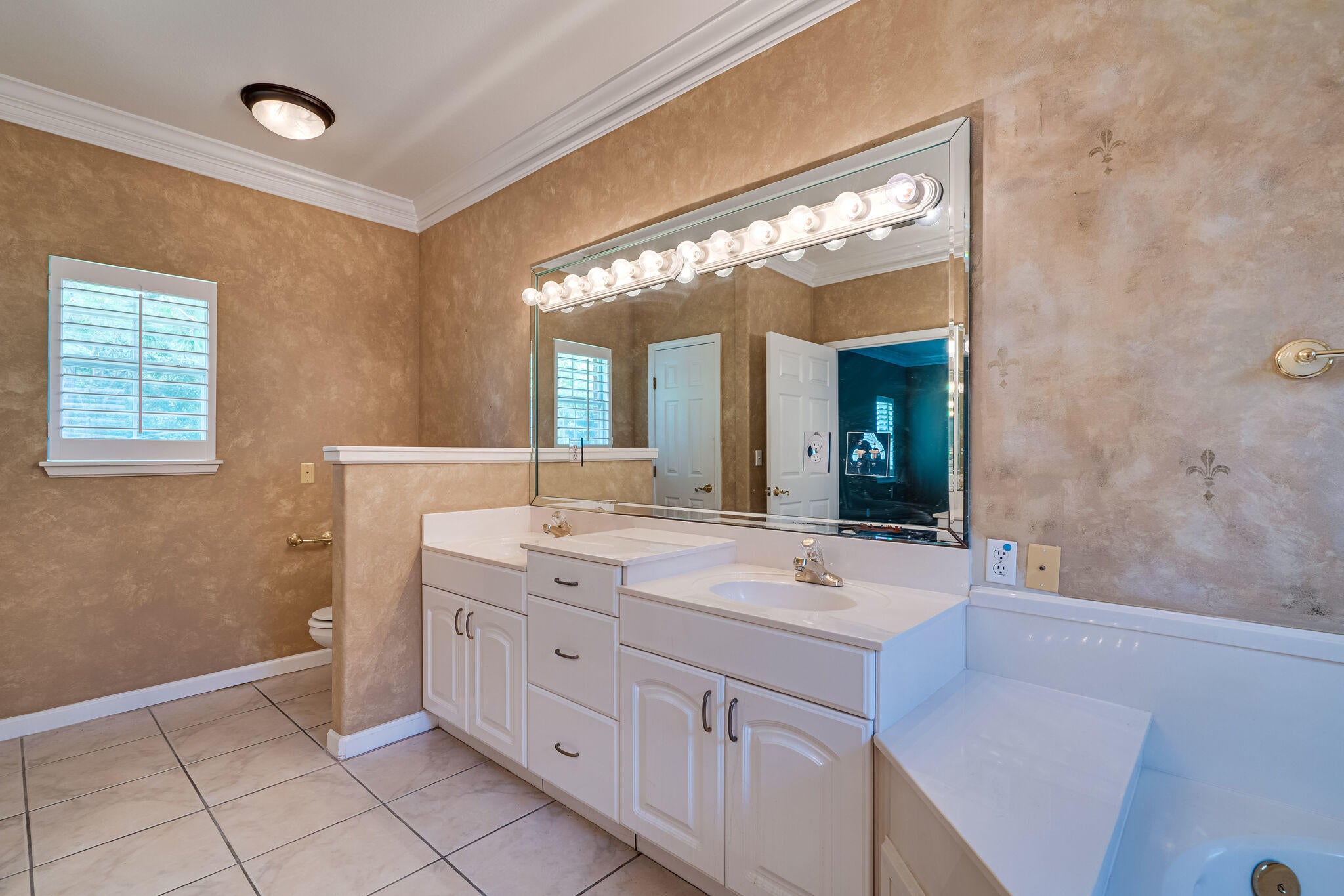 INDIAN TRAIL ESTATES - Residential Lease