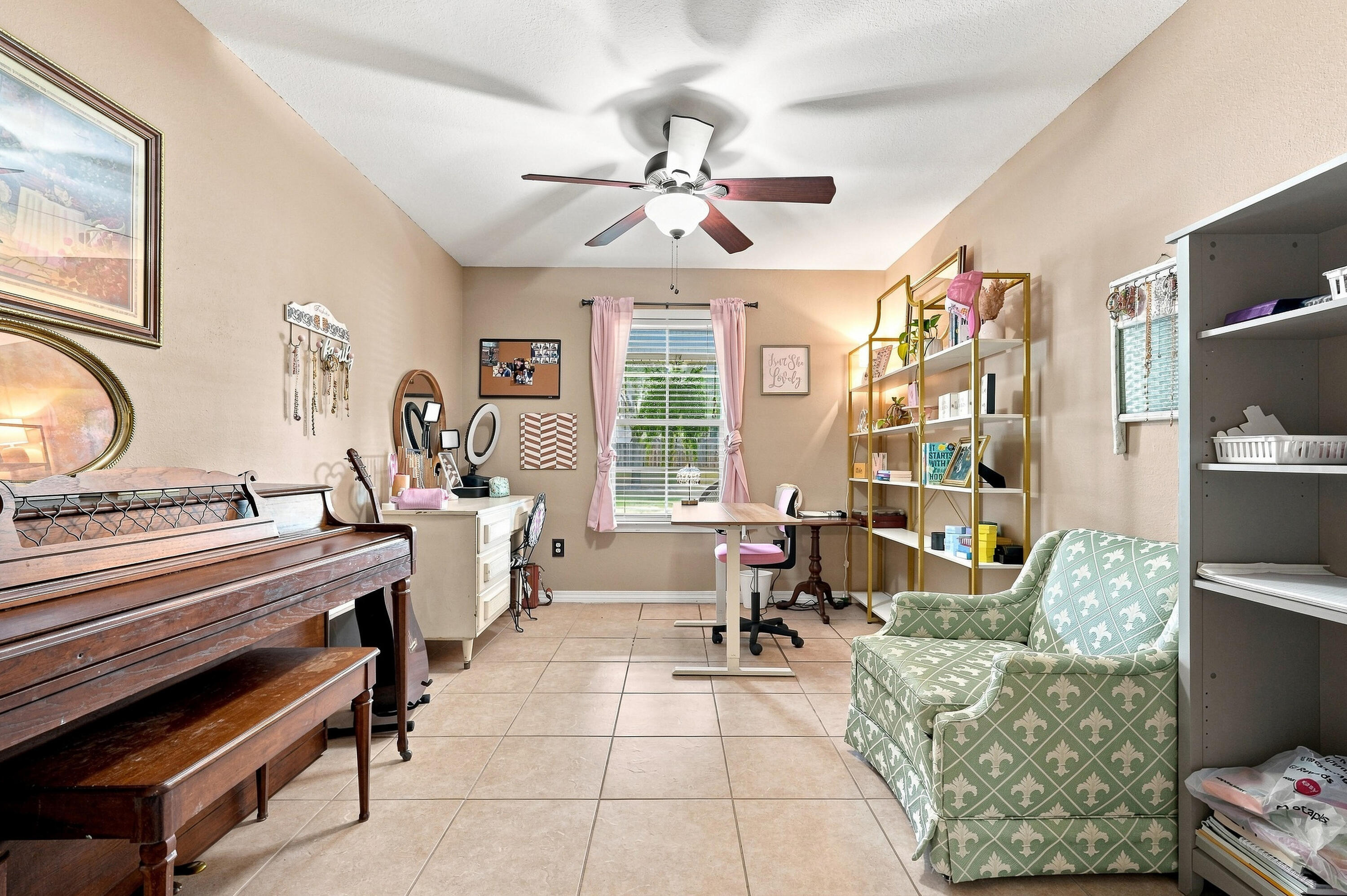 HUNTERS RIDGE - Residential