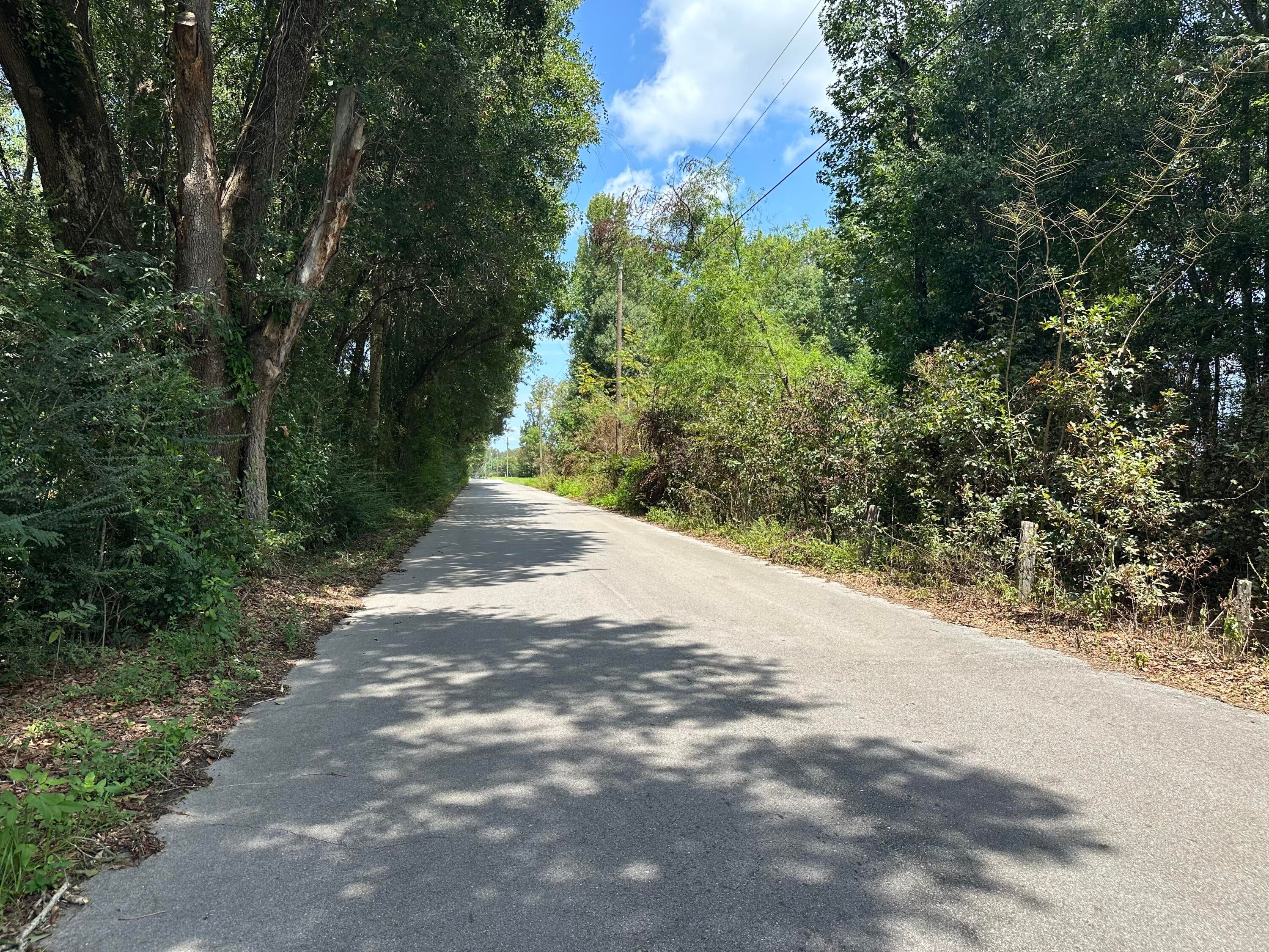 NO RECORDED SUBDIVISION - Land