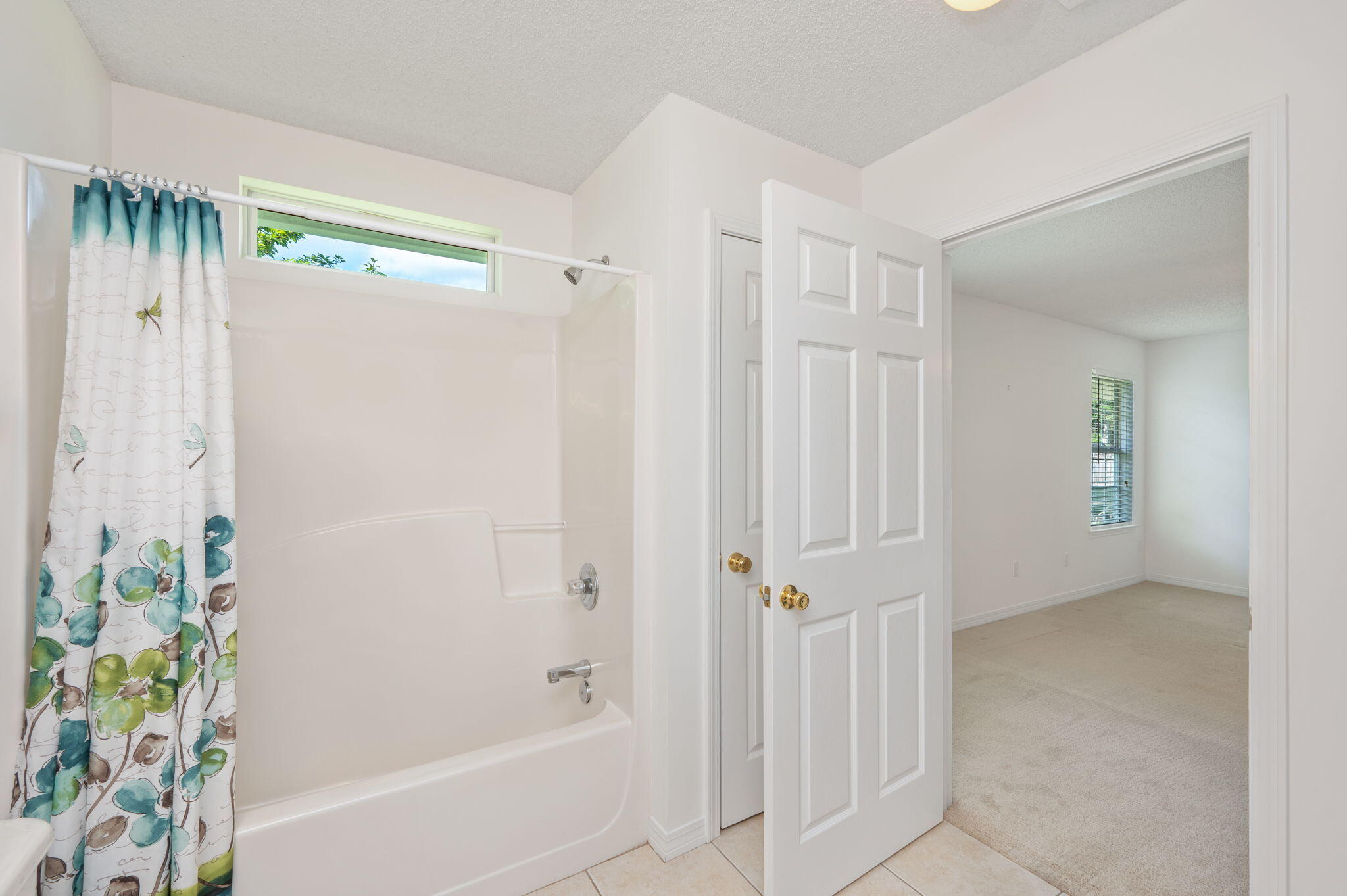 OAKRIDGE MANOR - Residential