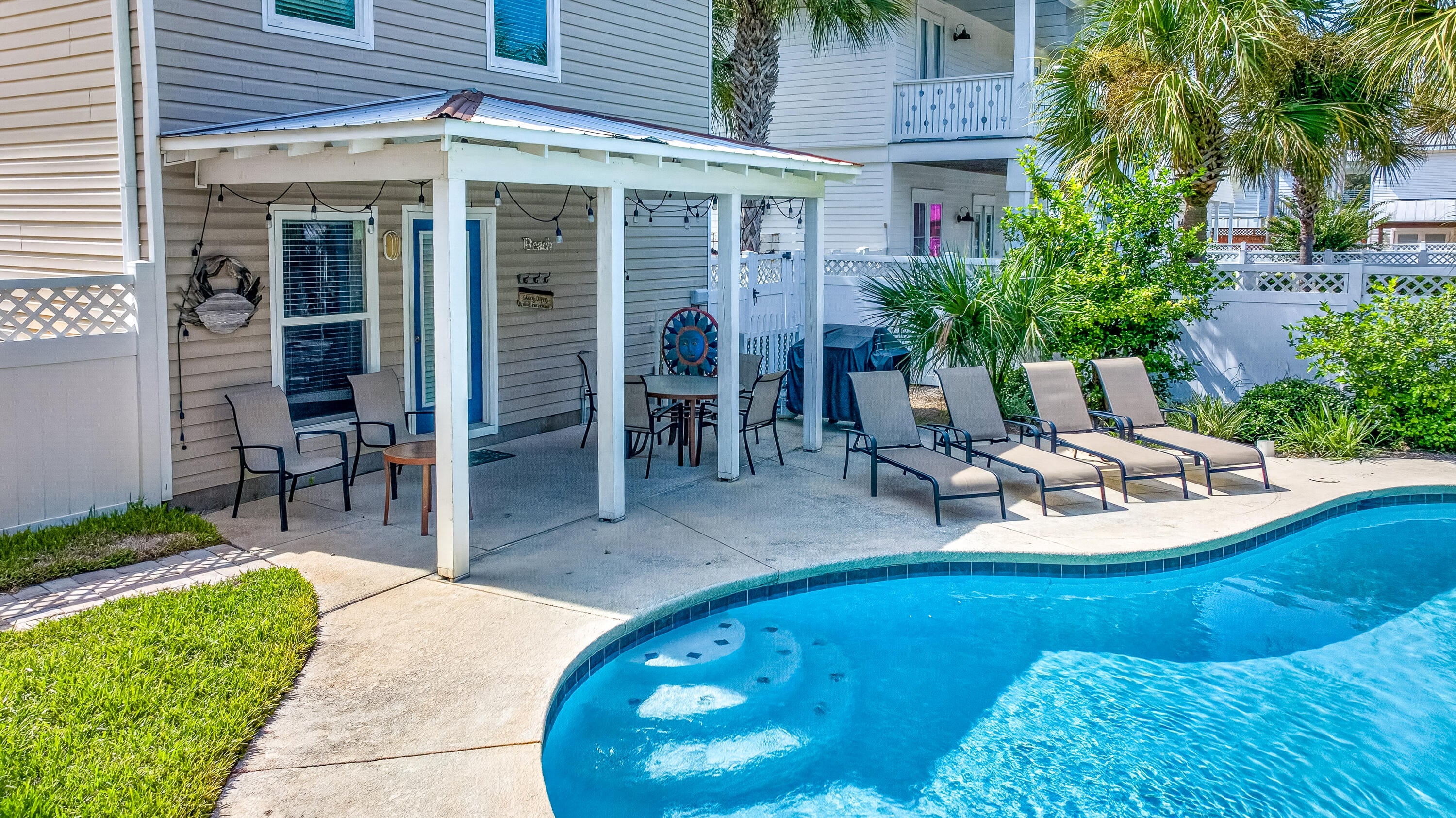 CRYSTAL BEACH - Residential