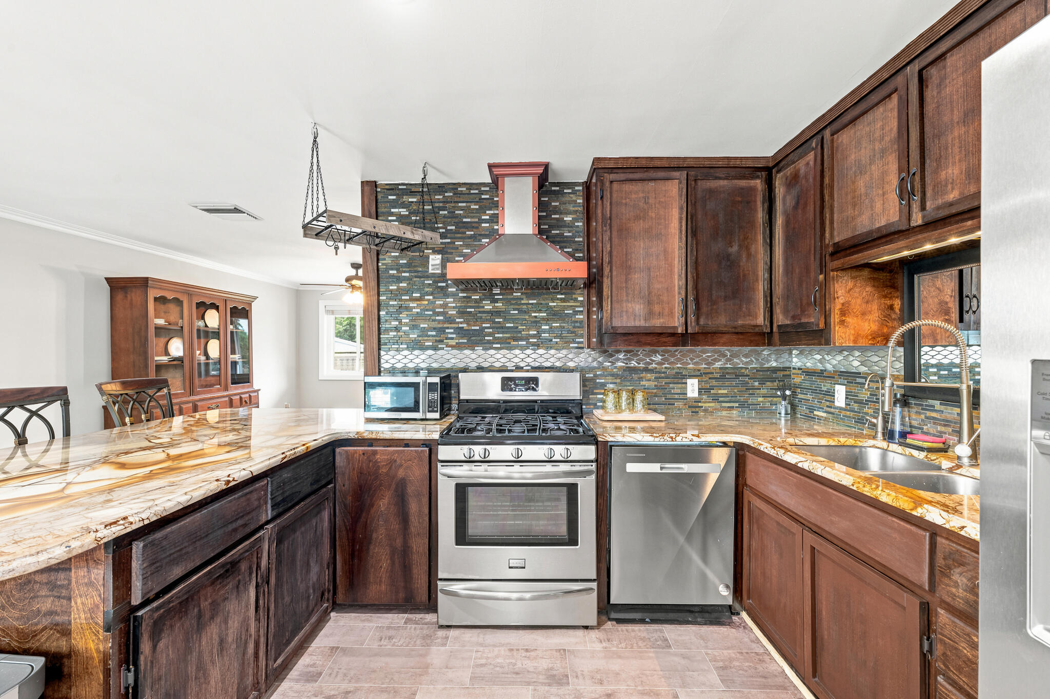 BEL-AIR S/D LOT 10 BLK 6 - Residential