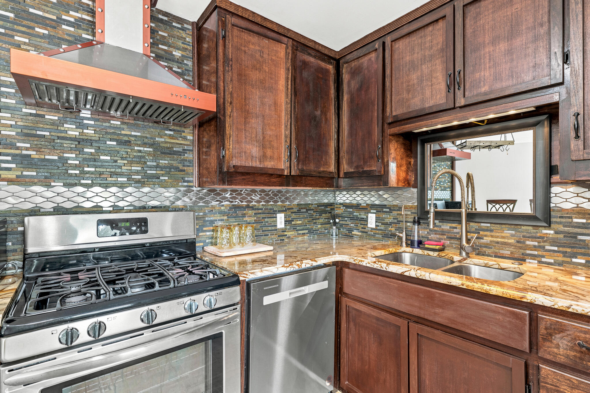 BEL-AIR S/D LOT 10 BLK 6 - Residential