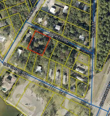 Walking distance to Grady Brown Waterfront Park and Boat Launch!
Build one or 2 homes here on these level, interior lots in this fast-growing community, within easy access to the beautiful beaches of South Walton. Convenient to shopping, dining and the growing businesses of Freeport as well.  The mobile home on one of the lots is sold 'As Is'.  Additional home and land is available across the street at 58 Hankins Rd.  See MLS# 988164. As always, buyer to verify any information deemed pertinent.