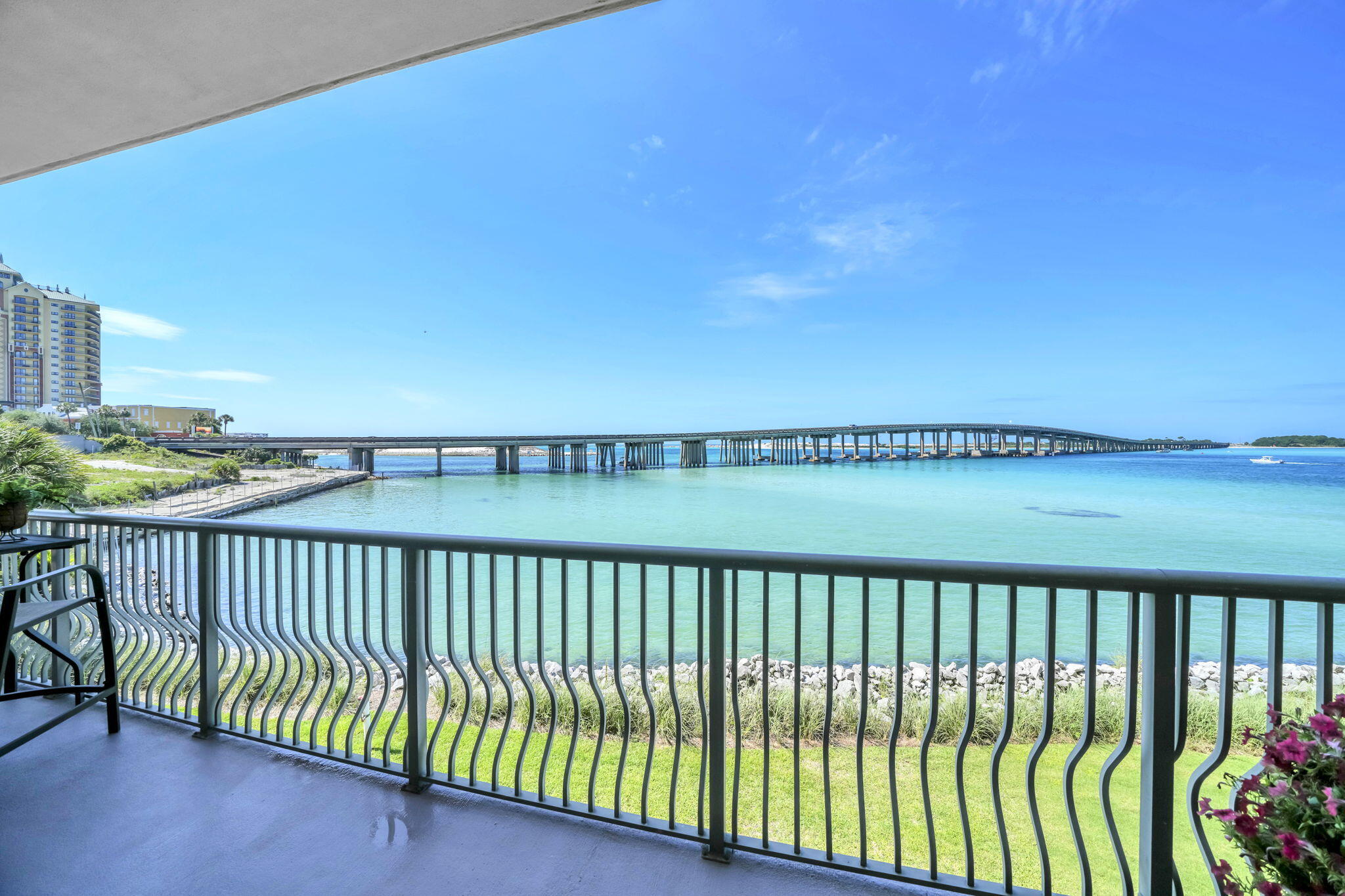 Sides Moreno Point West - Residential