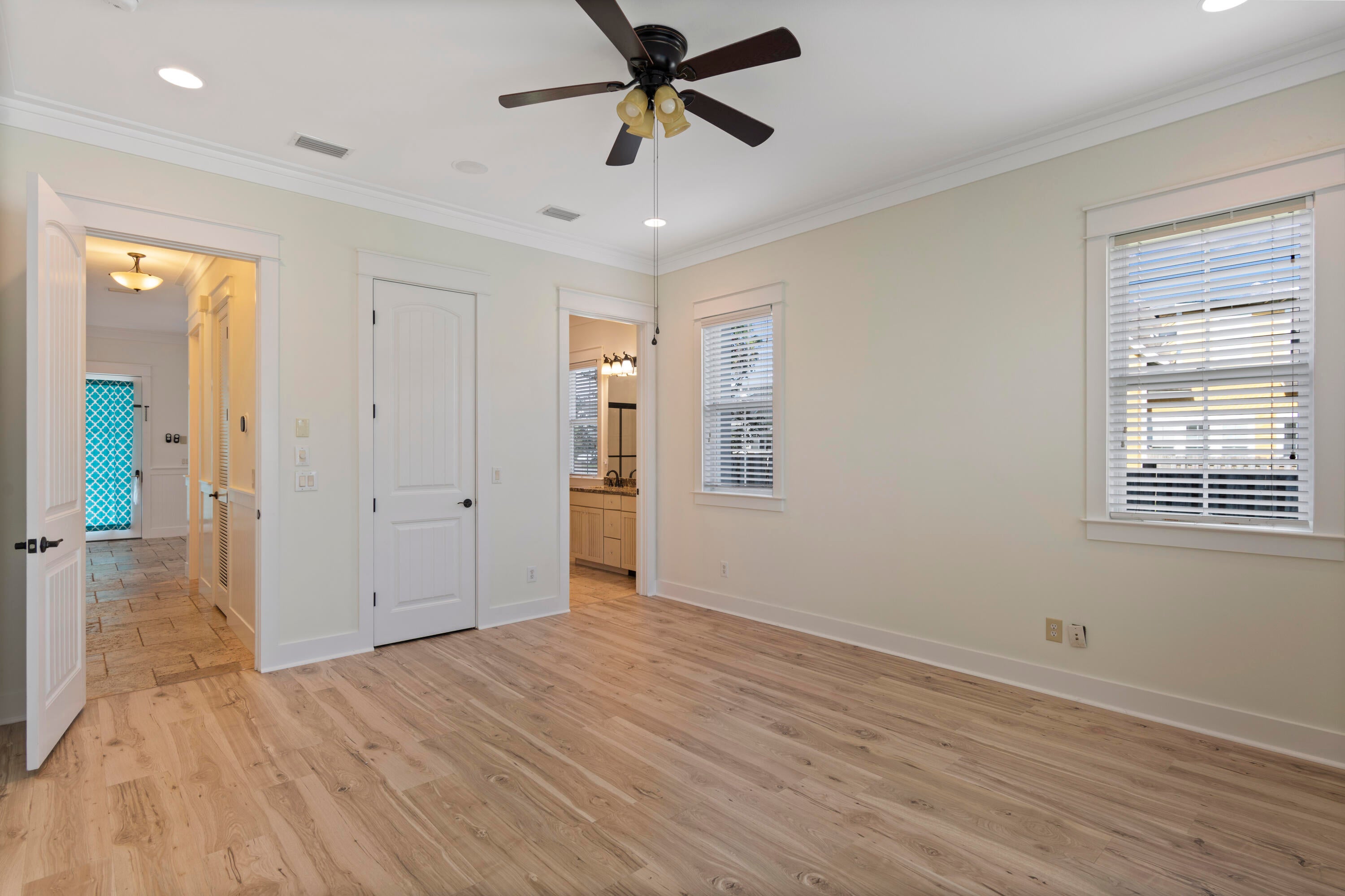 HARRISON'S WALK - Residential