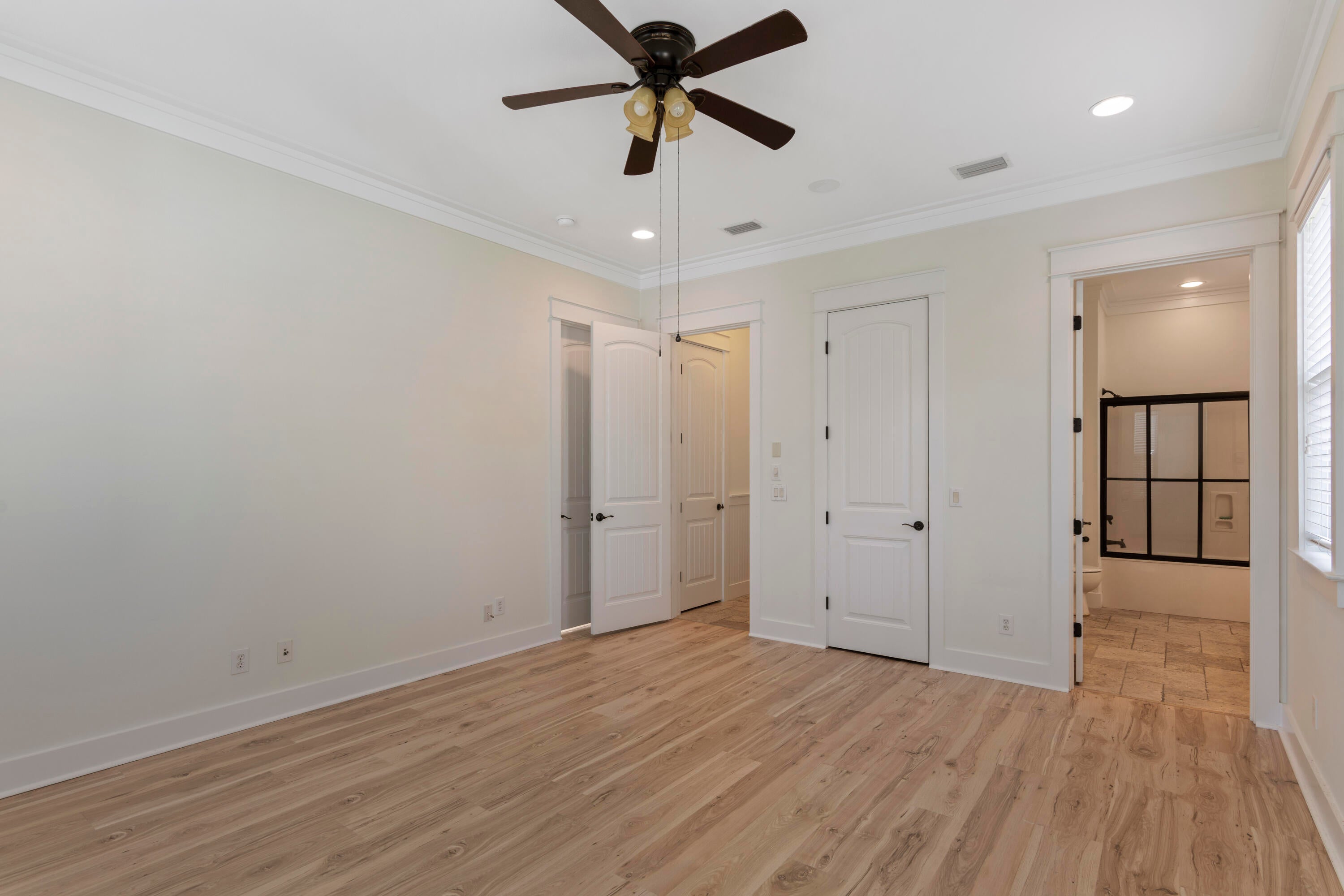 HARRISON'S WALK - Residential
