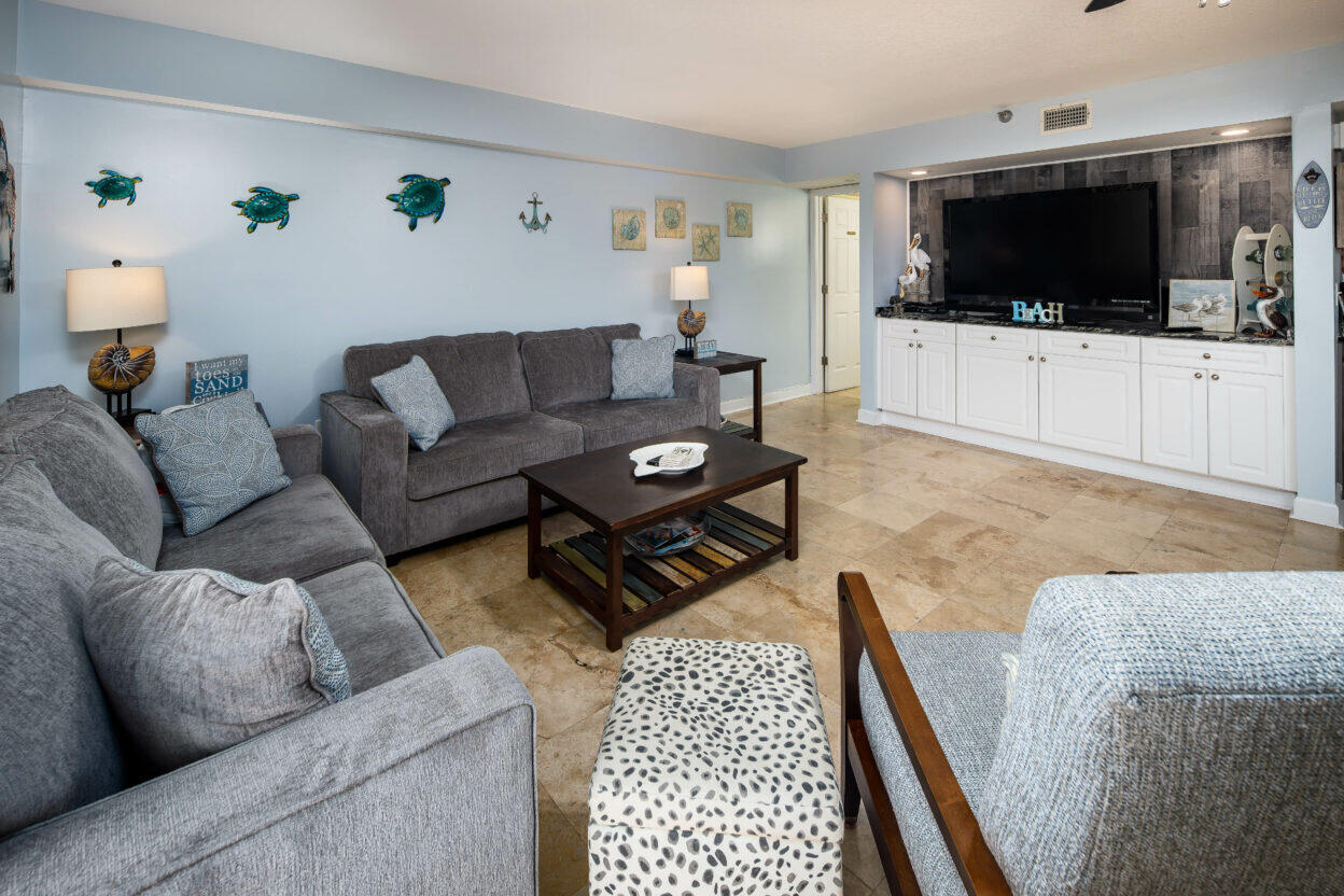 NAUTILUS CONDOMINIUMS - Residential