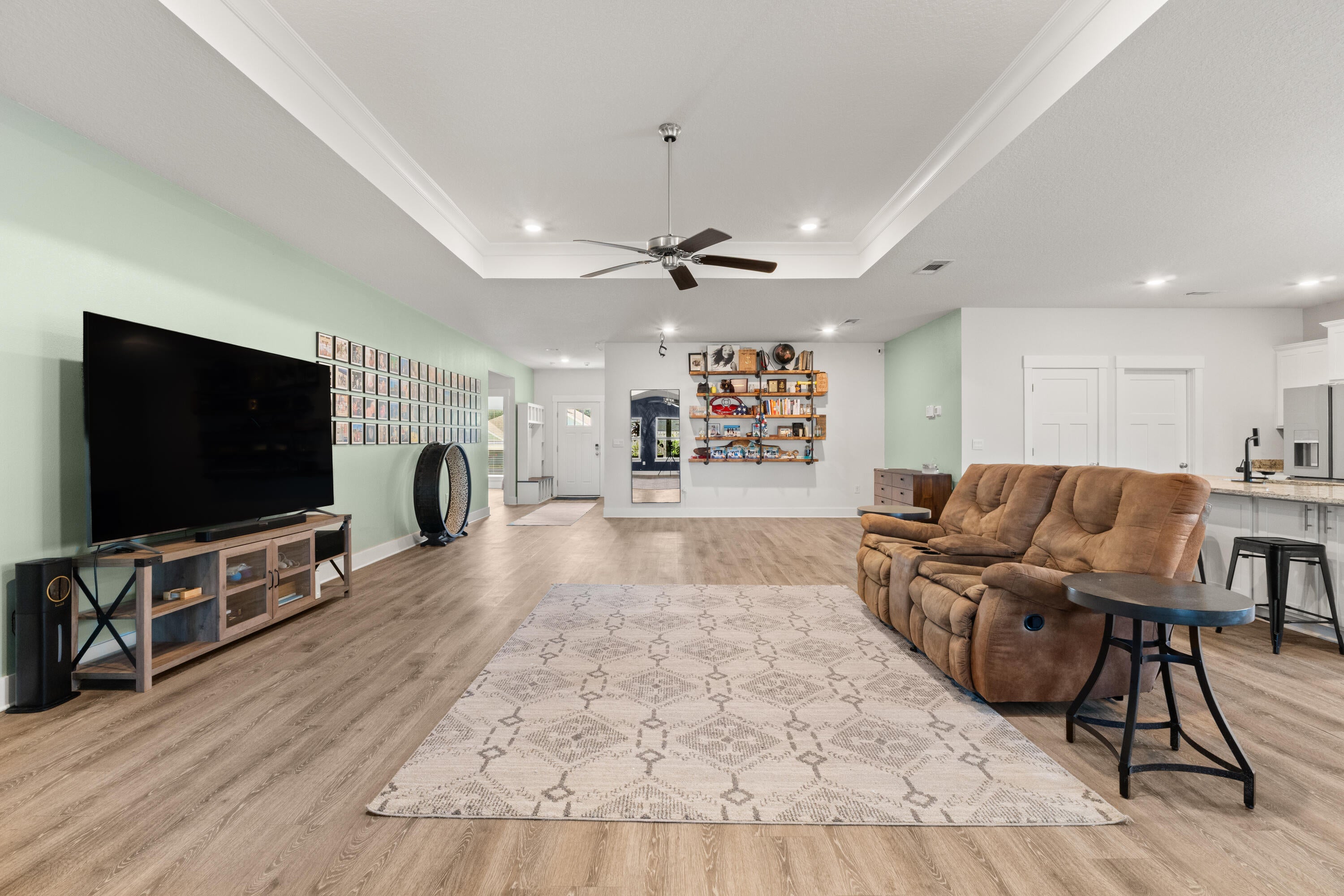 ROMAN OAKS - Residential