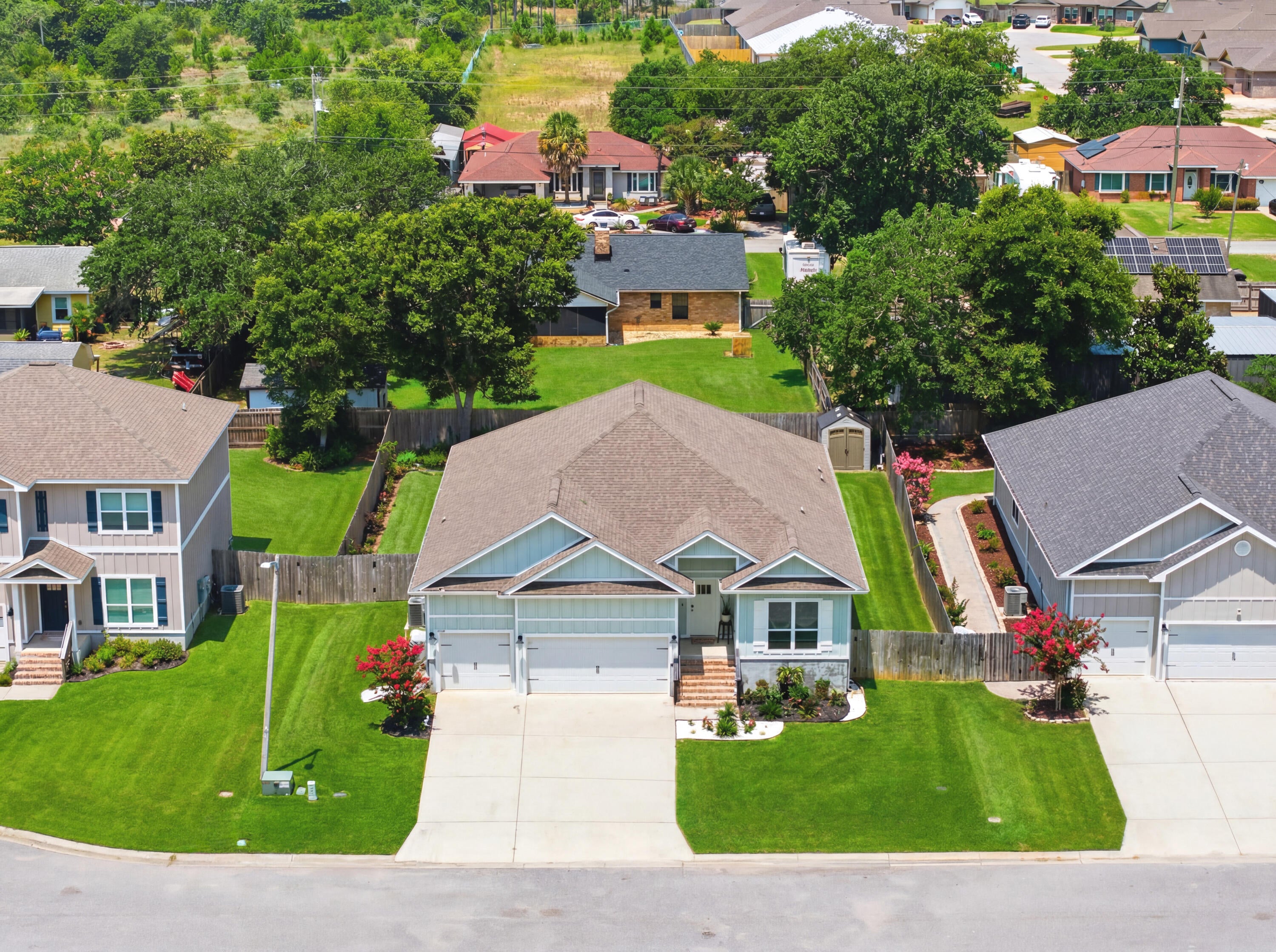 ROMAN OAKS - Residential