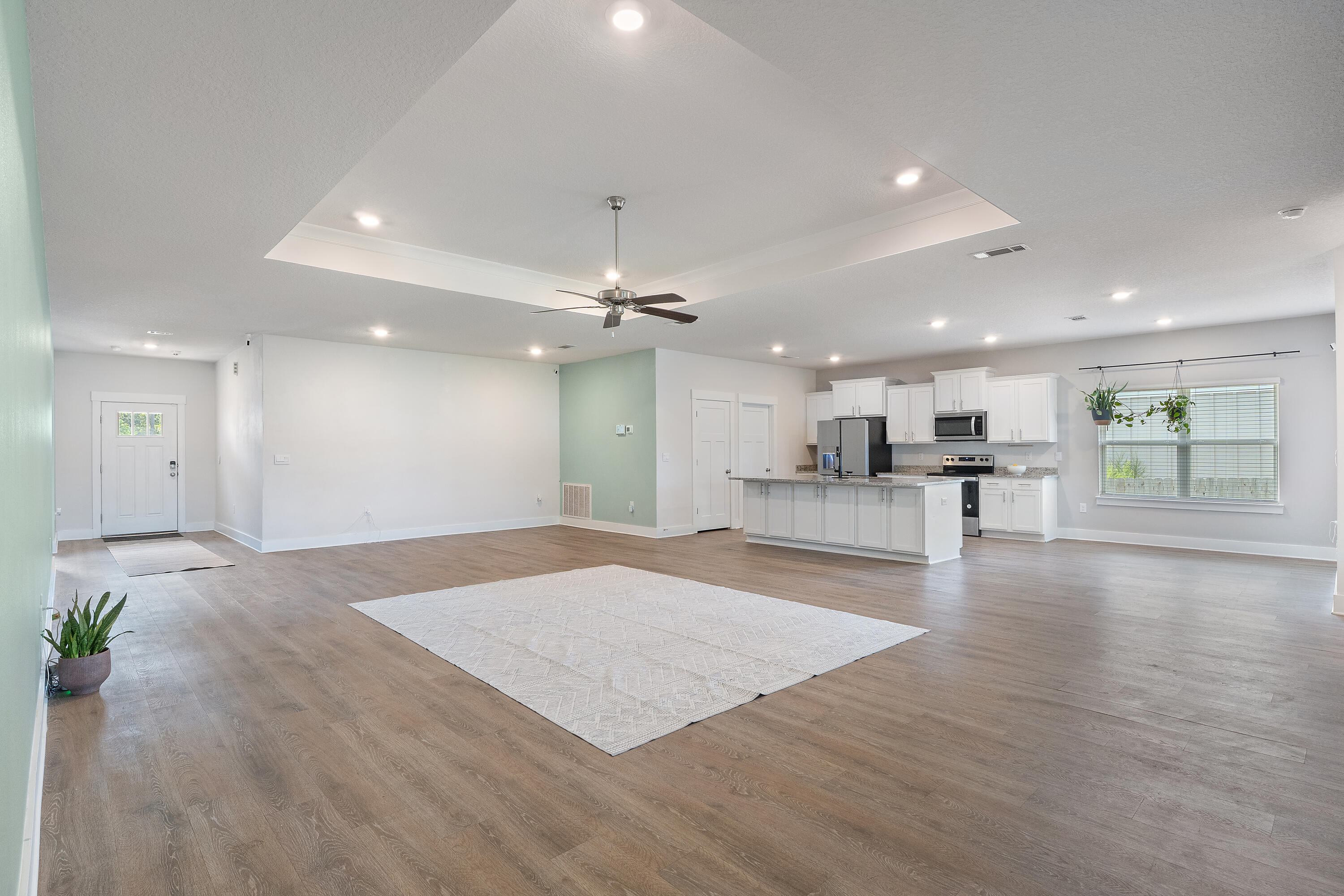 ROMAN OAKS - Residential