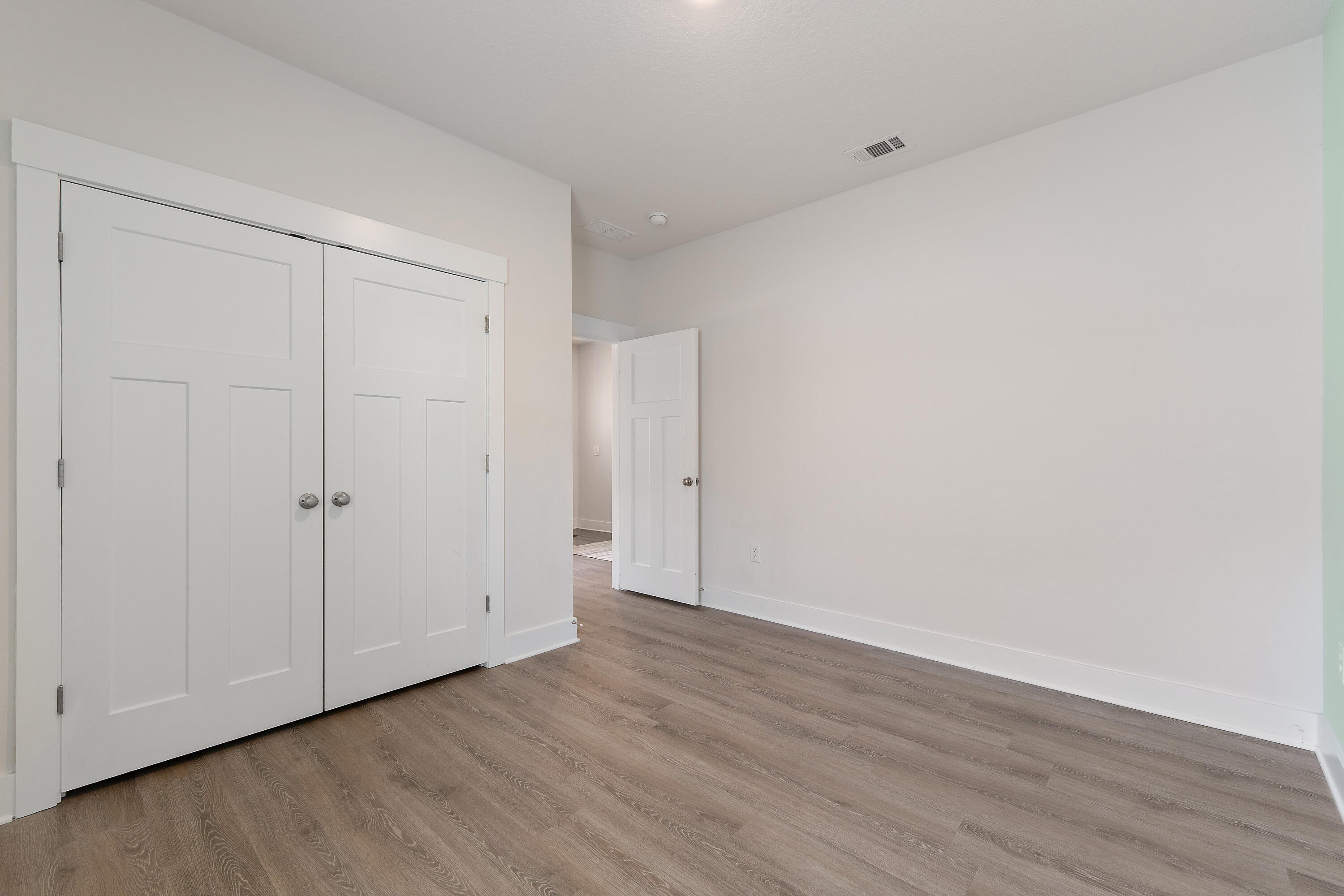 ROMAN OAKS - Residential
