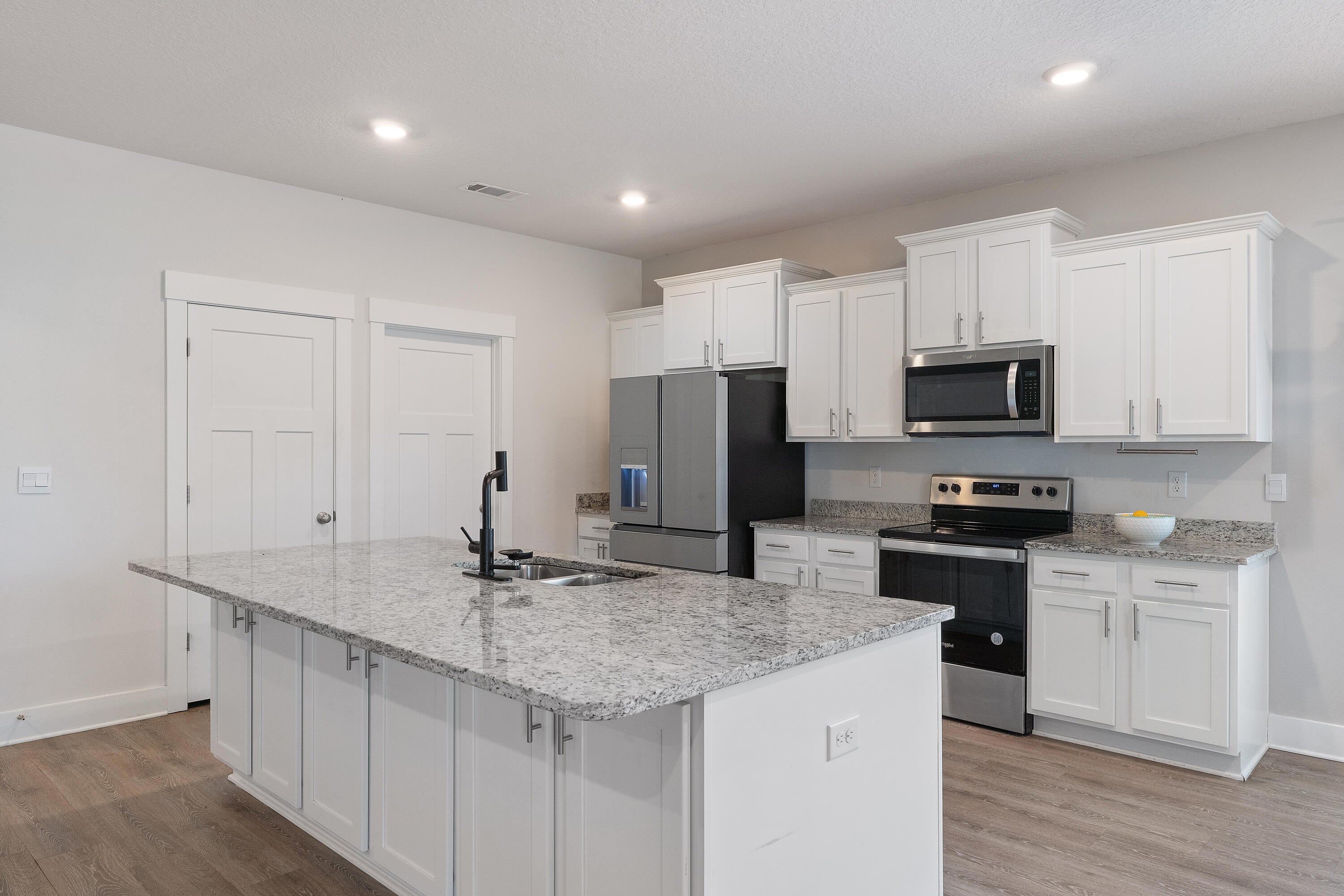 ROMAN OAKS - Residential