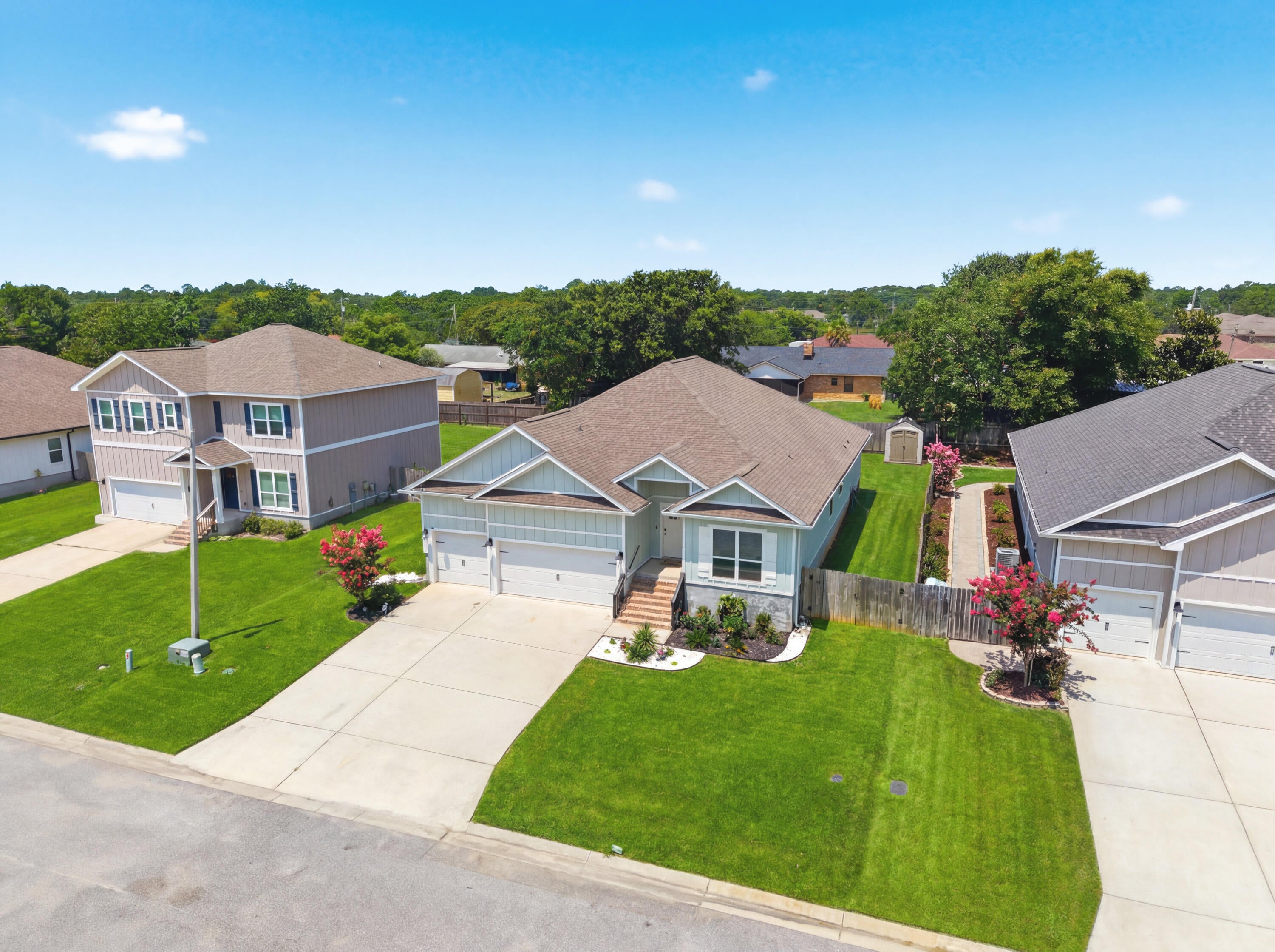 ROMAN OAKS - Residential