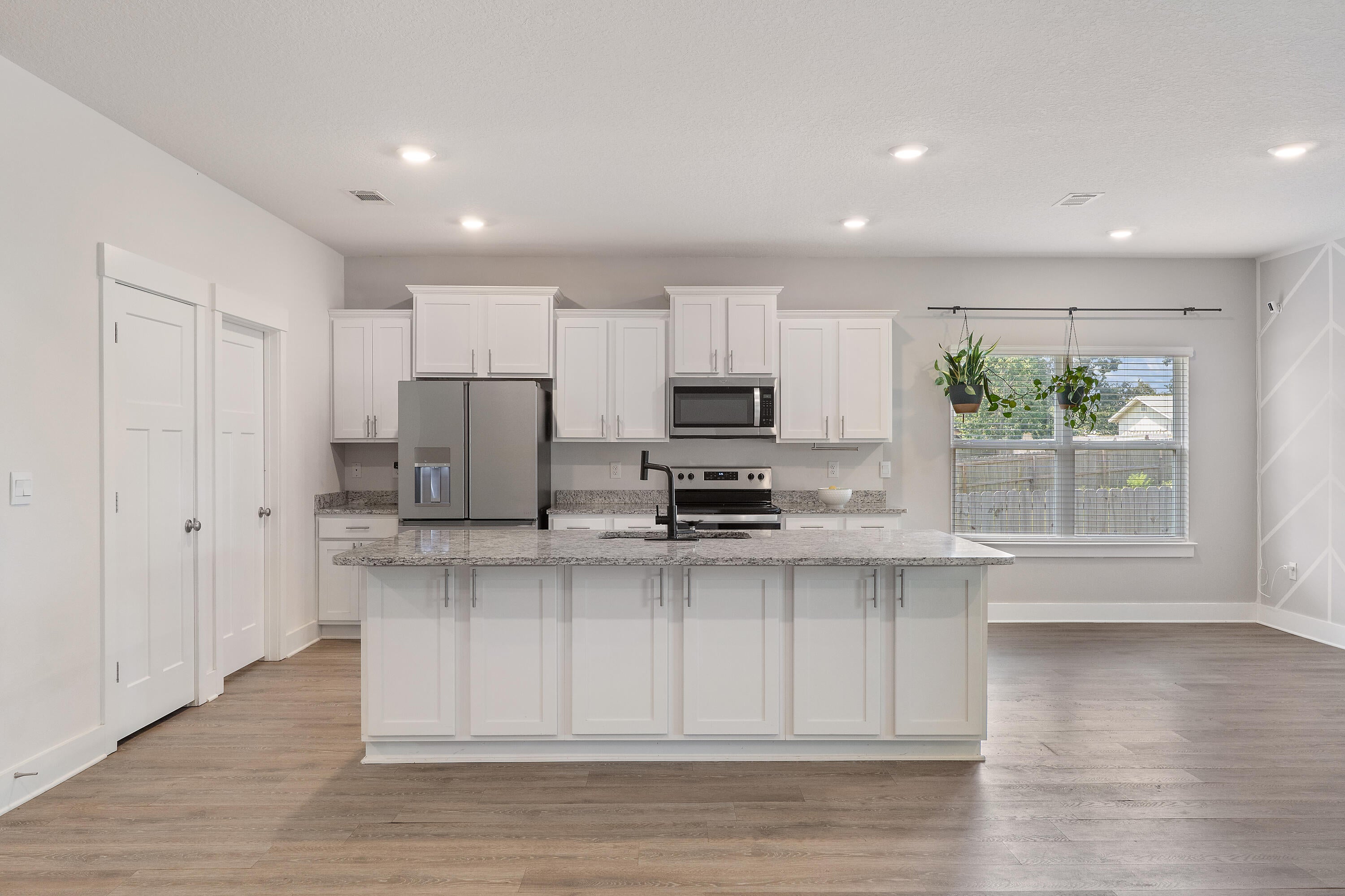 ROMAN OAKS - Residential