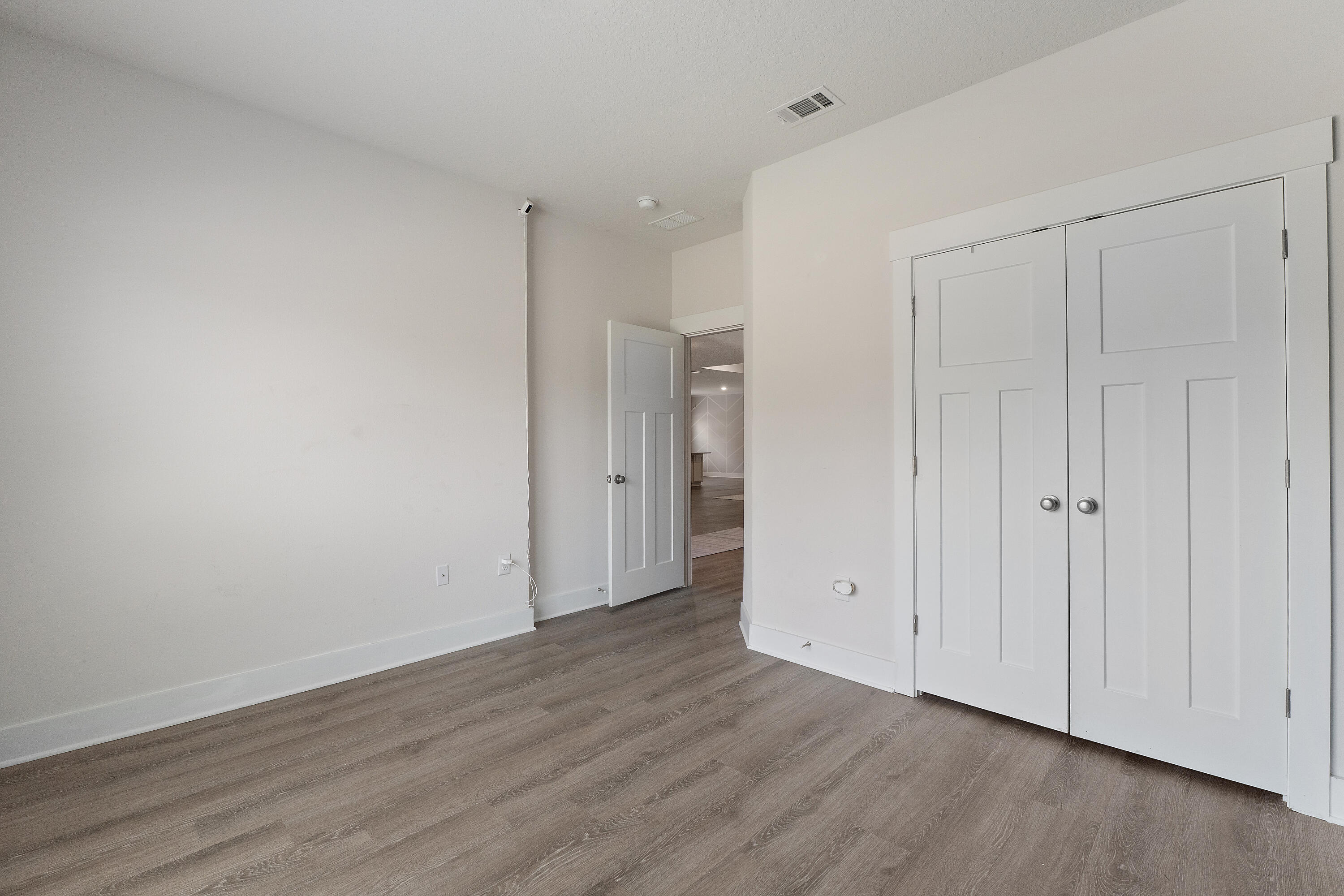 ROMAN OAKS - Residential