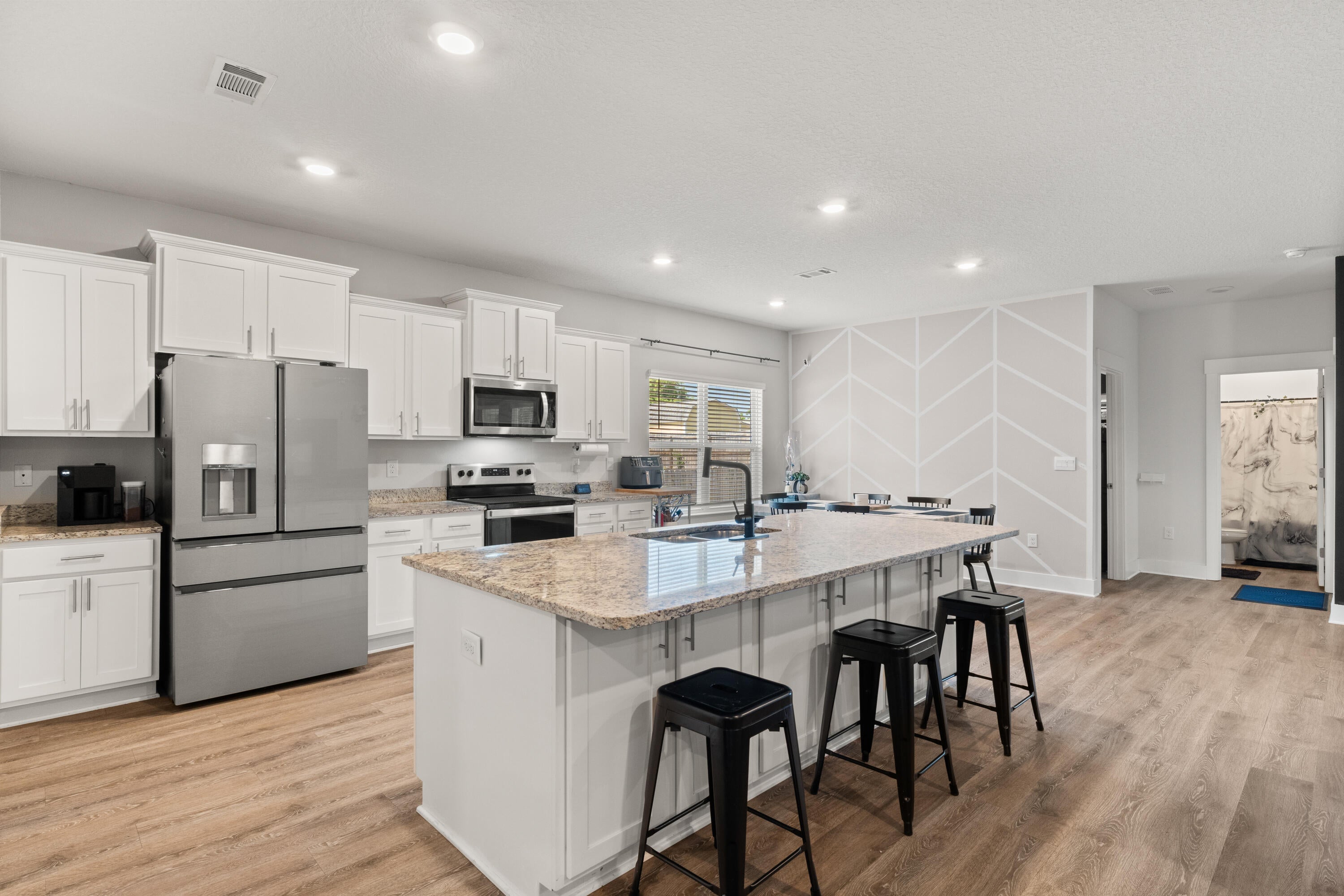 ROMAN OAKS - Residential