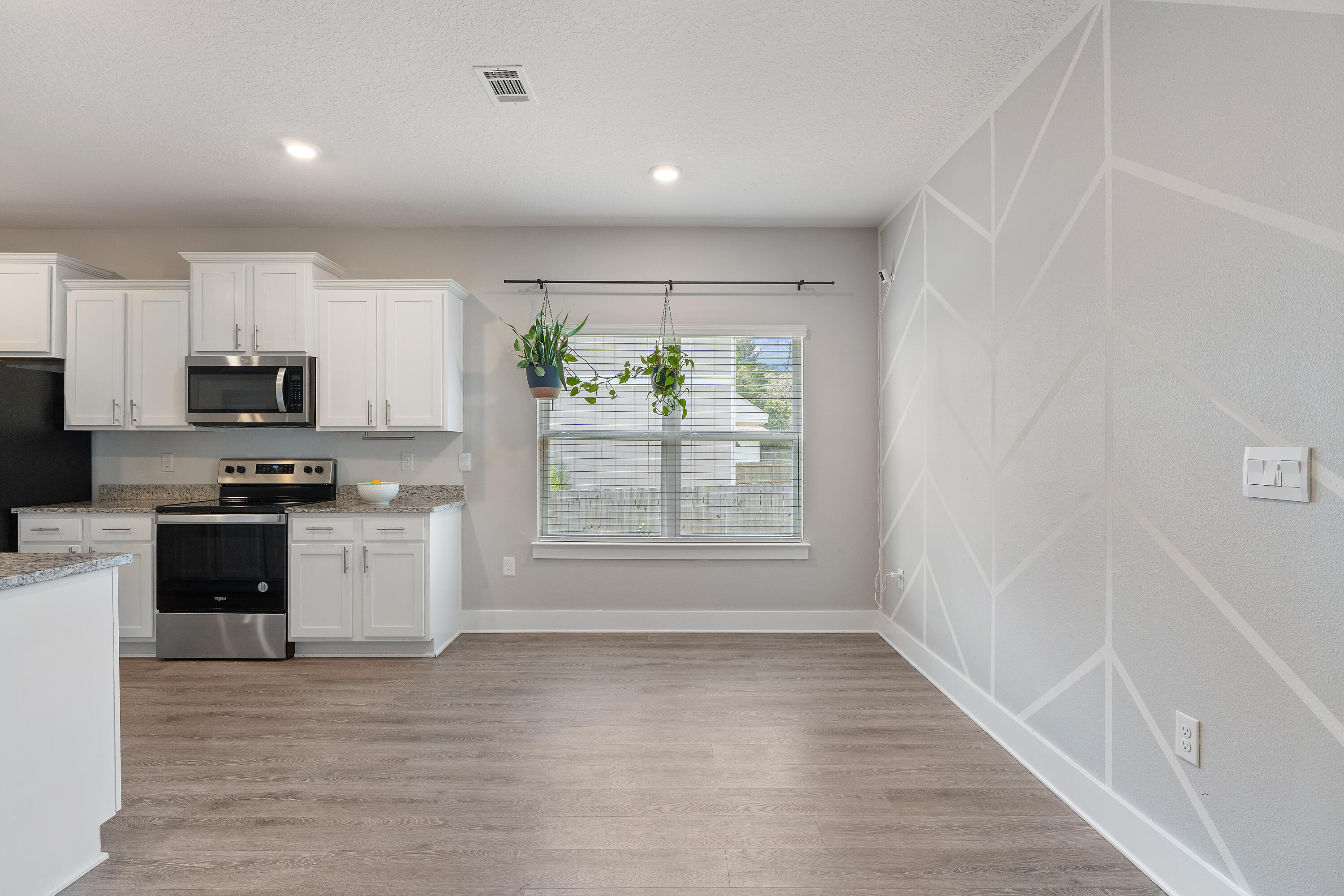 ROMAN OAKS - Residential