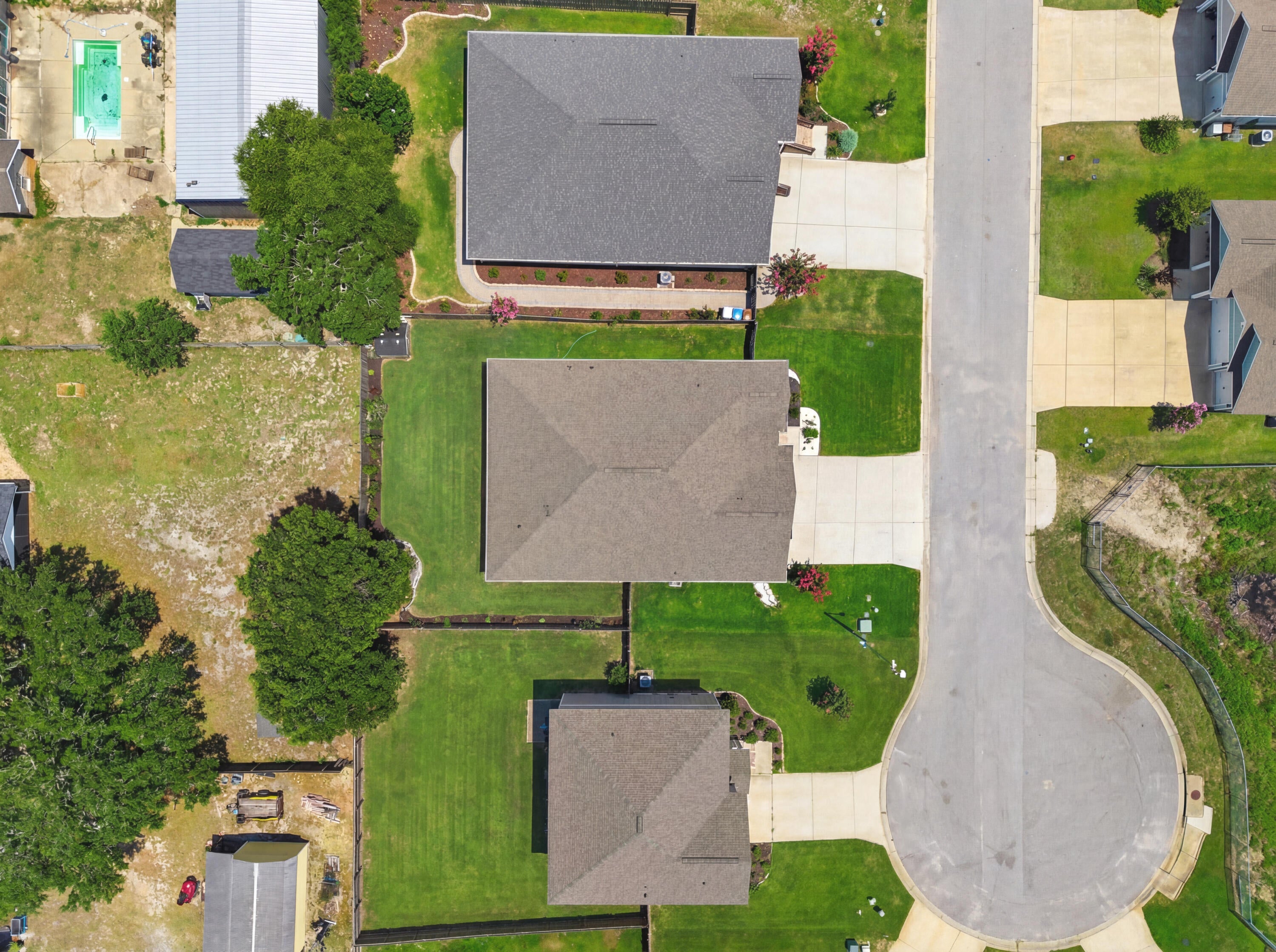 ROMAN OAKS - Residential