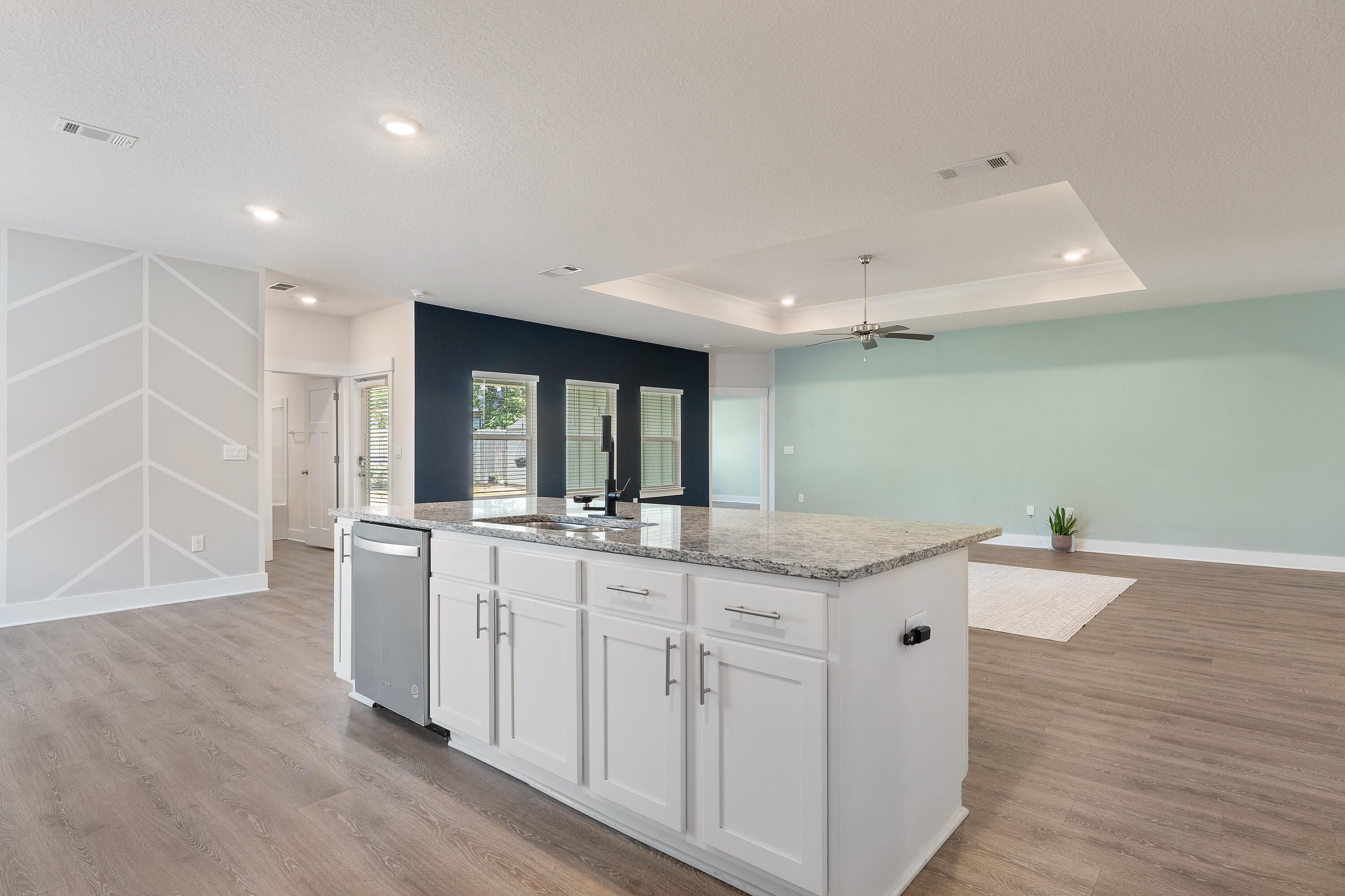 ROMAN OAKS - Residential