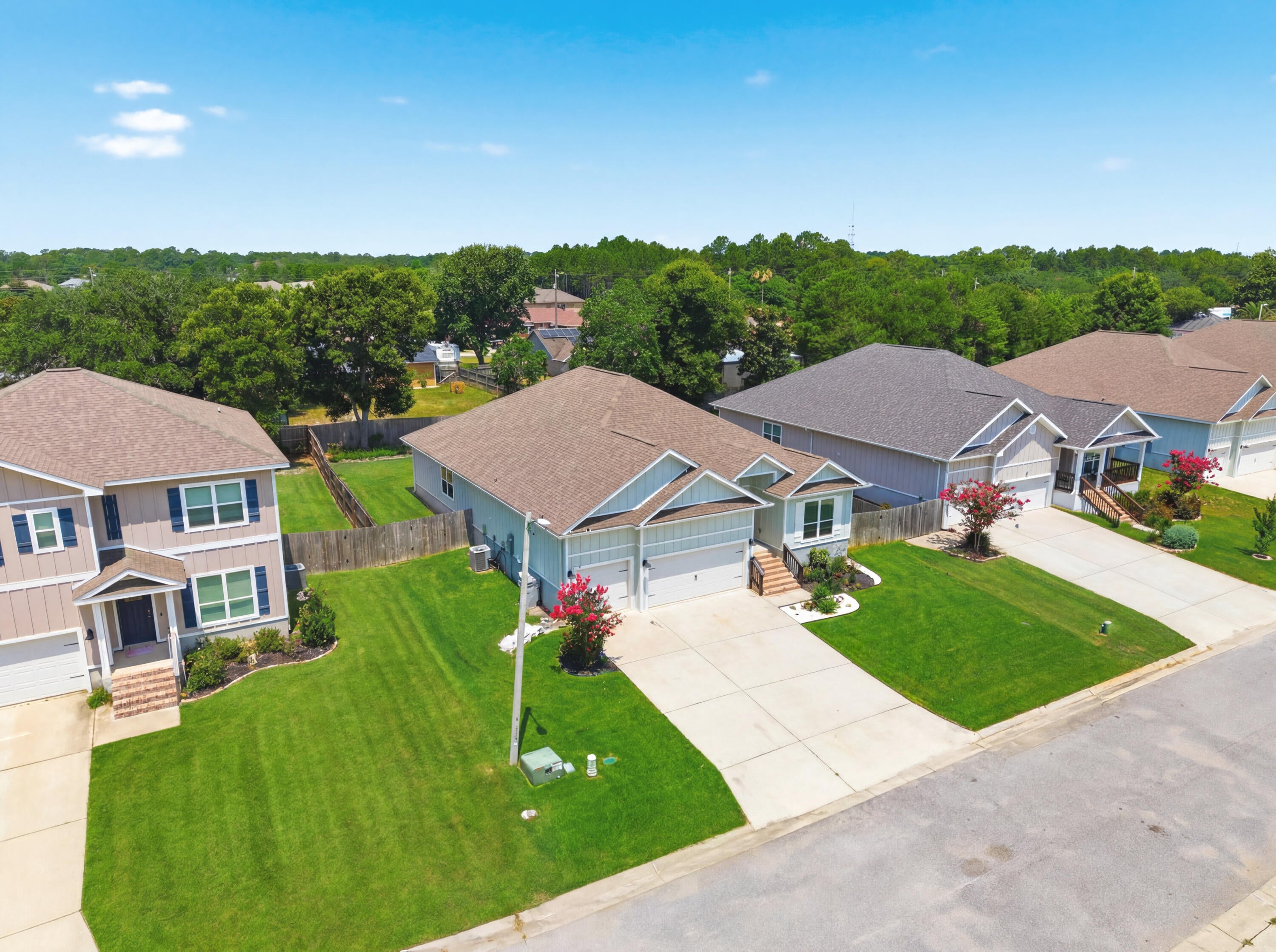 ROMAN OAKS - Residential