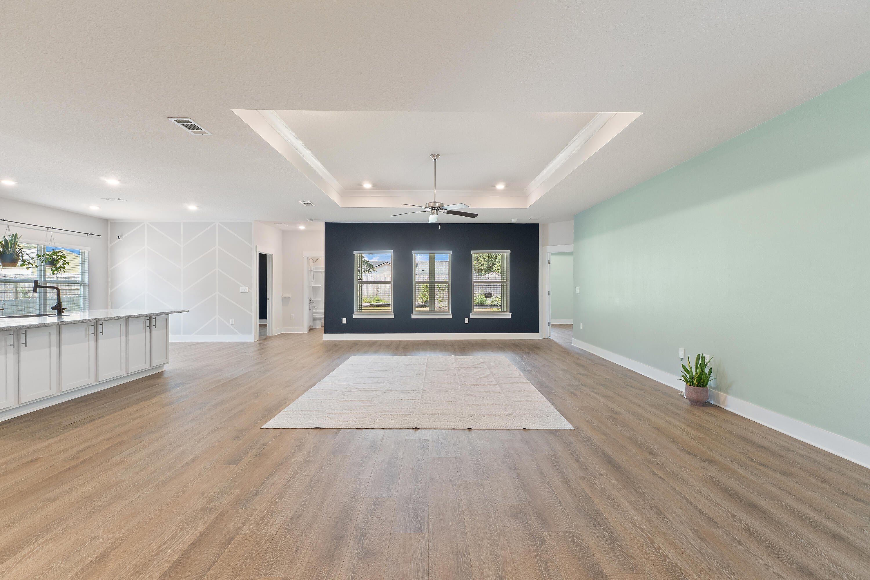 ROMAN OAKS - Residential