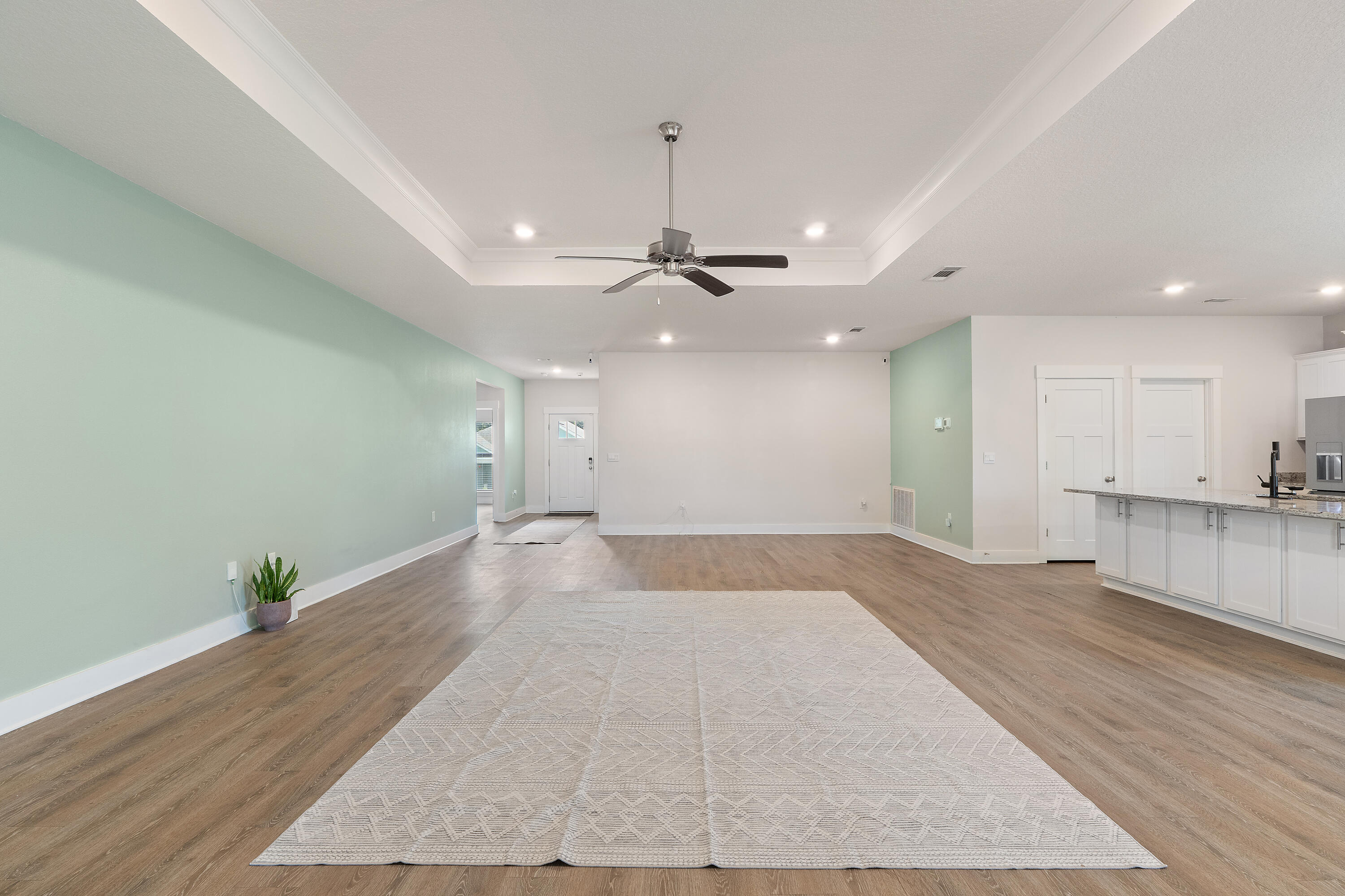 ROMAN OAKS - Residential