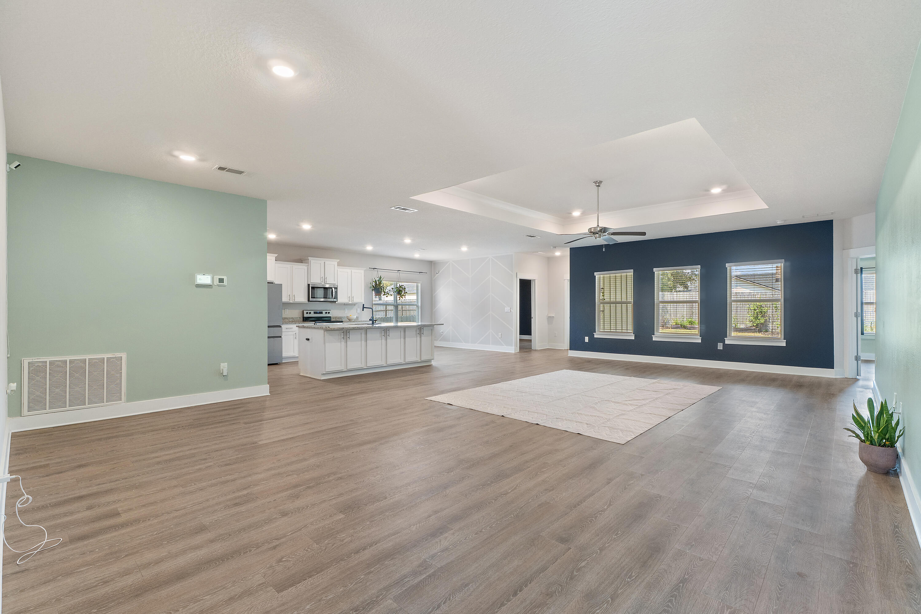 ROMAN OAKS - Residential