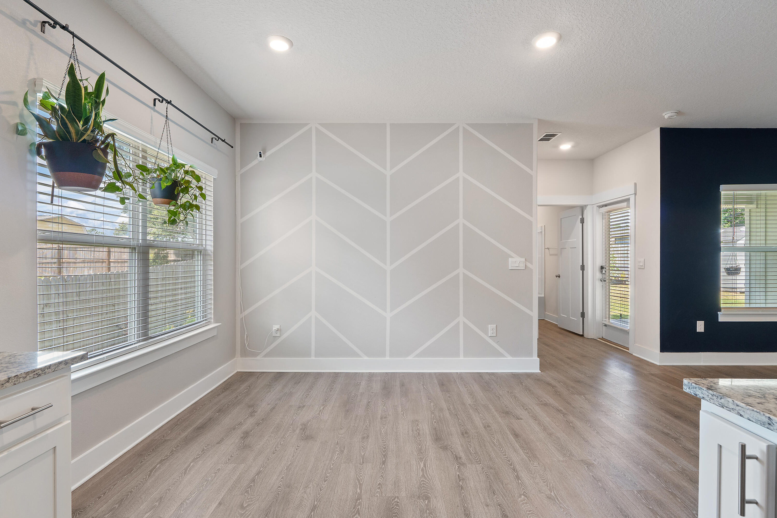 ROMAN OAKS - Residential