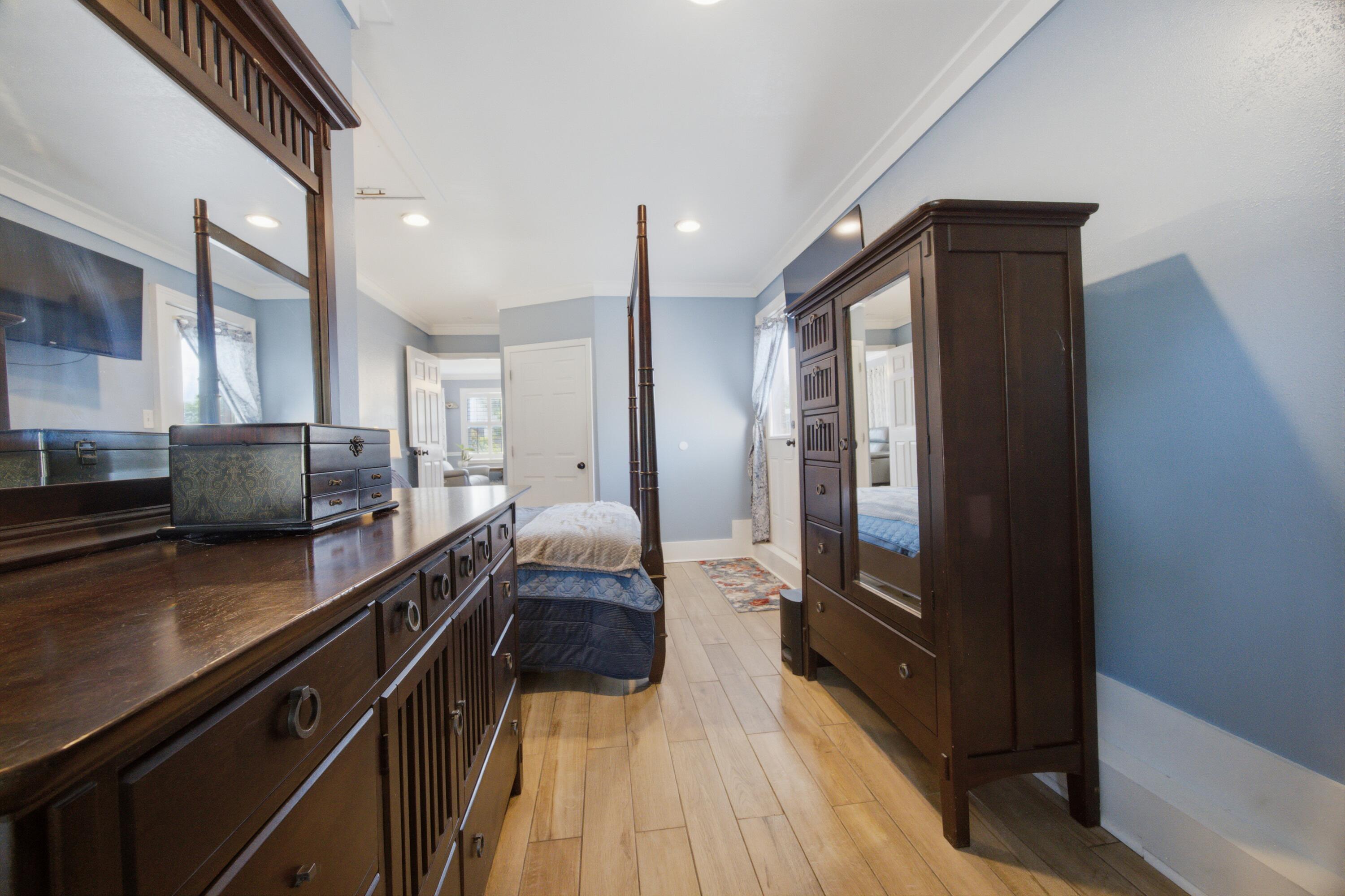 PINEDALE - Residential