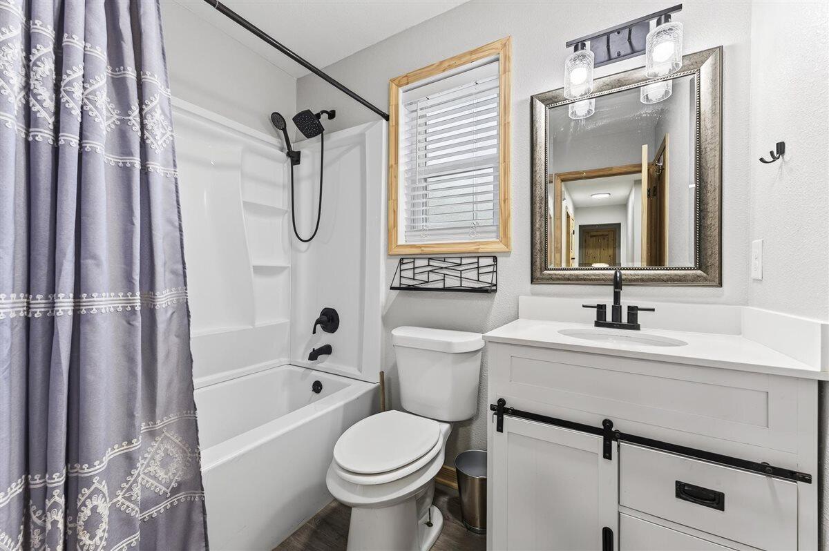 NO RECORDED SUBDIVISION - Residential