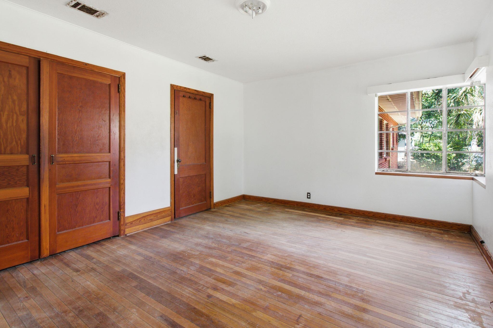 CRESTVIEW LOTS 3 & 4 BLK 36 - Residential