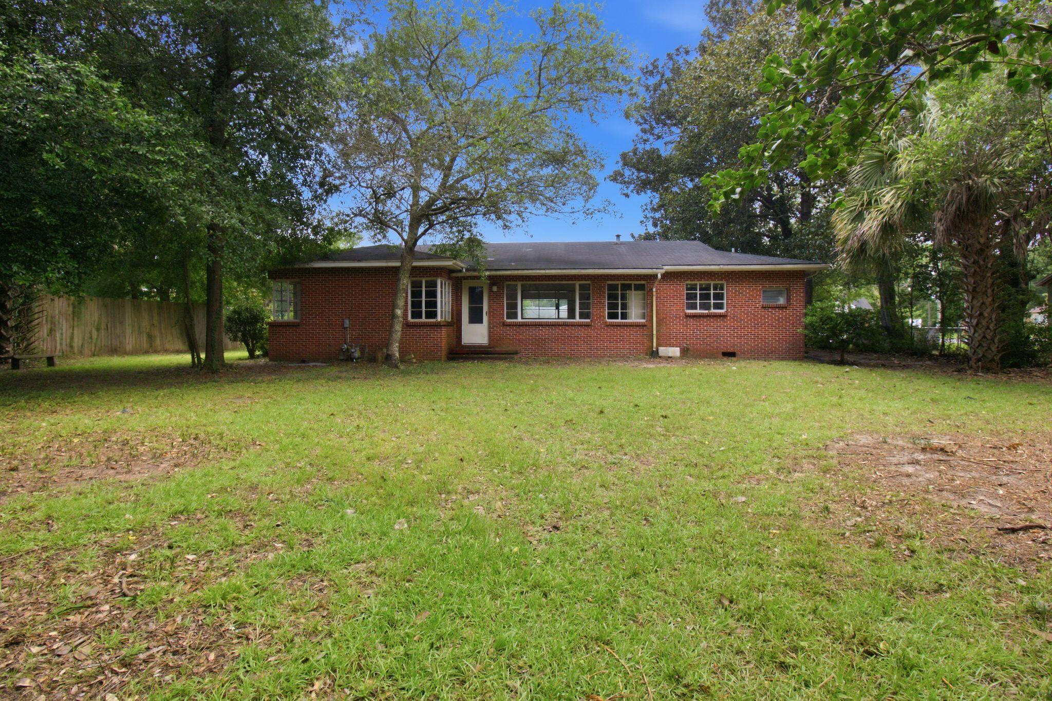 CRESTVIEW LOTS 3 & 4 BLK 36 - Residential