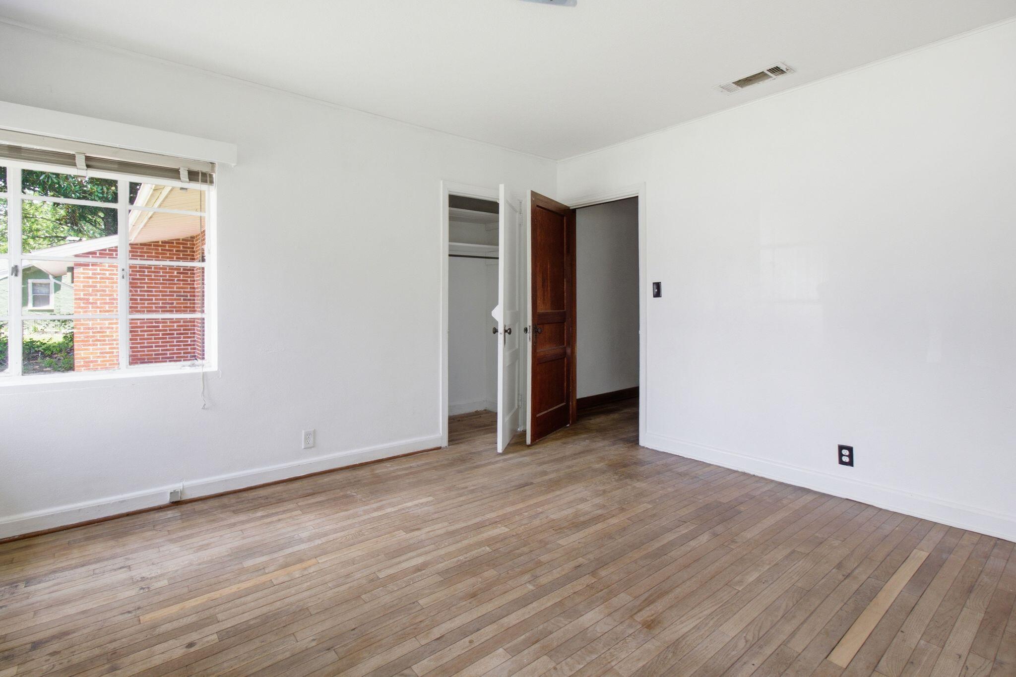 CRESTVIEW LOTS 3 & 4 BLK 36 - Residential