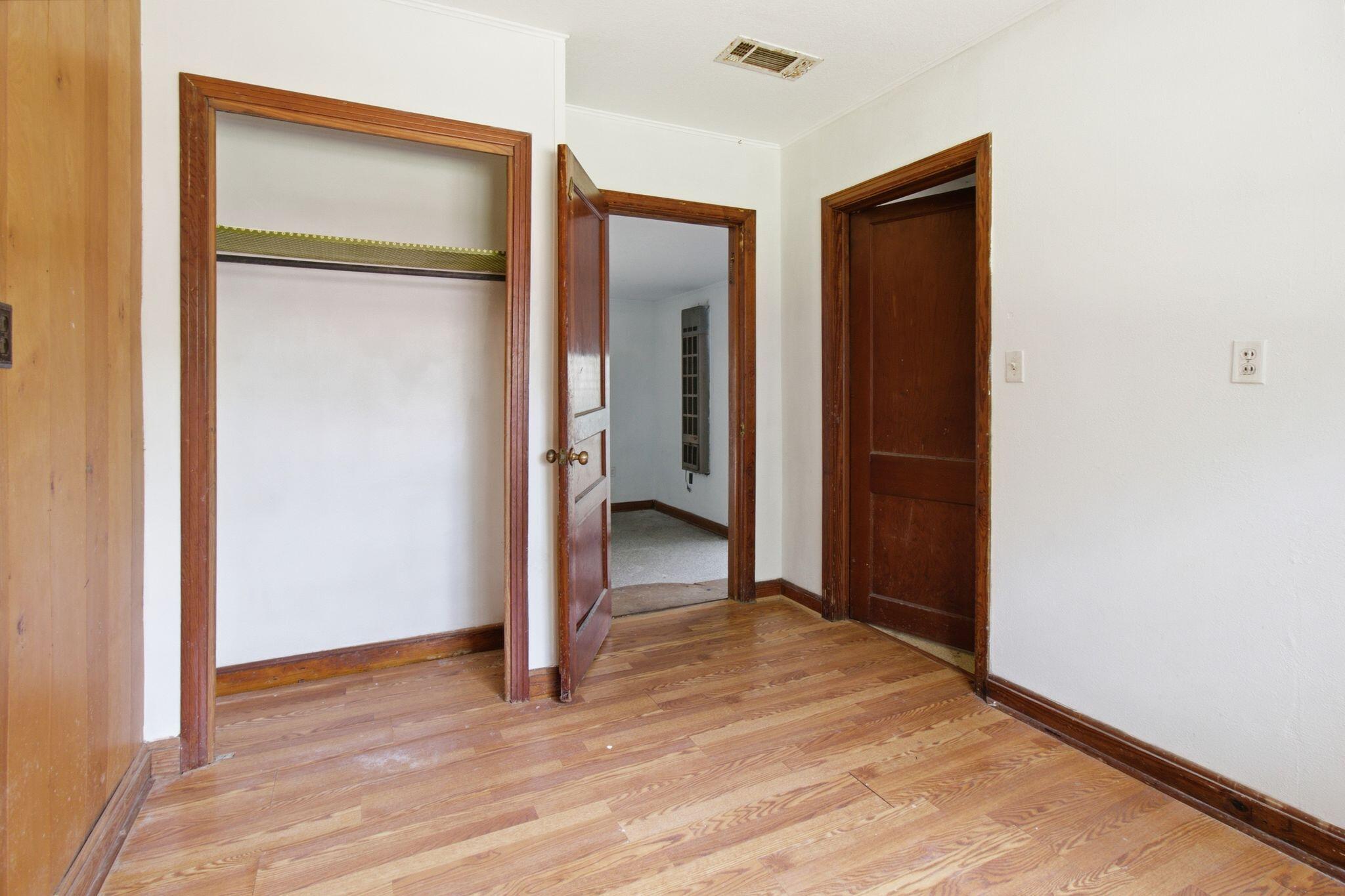 CRESTVIEW LOTS 3 & 4 BLK 36 - Residential