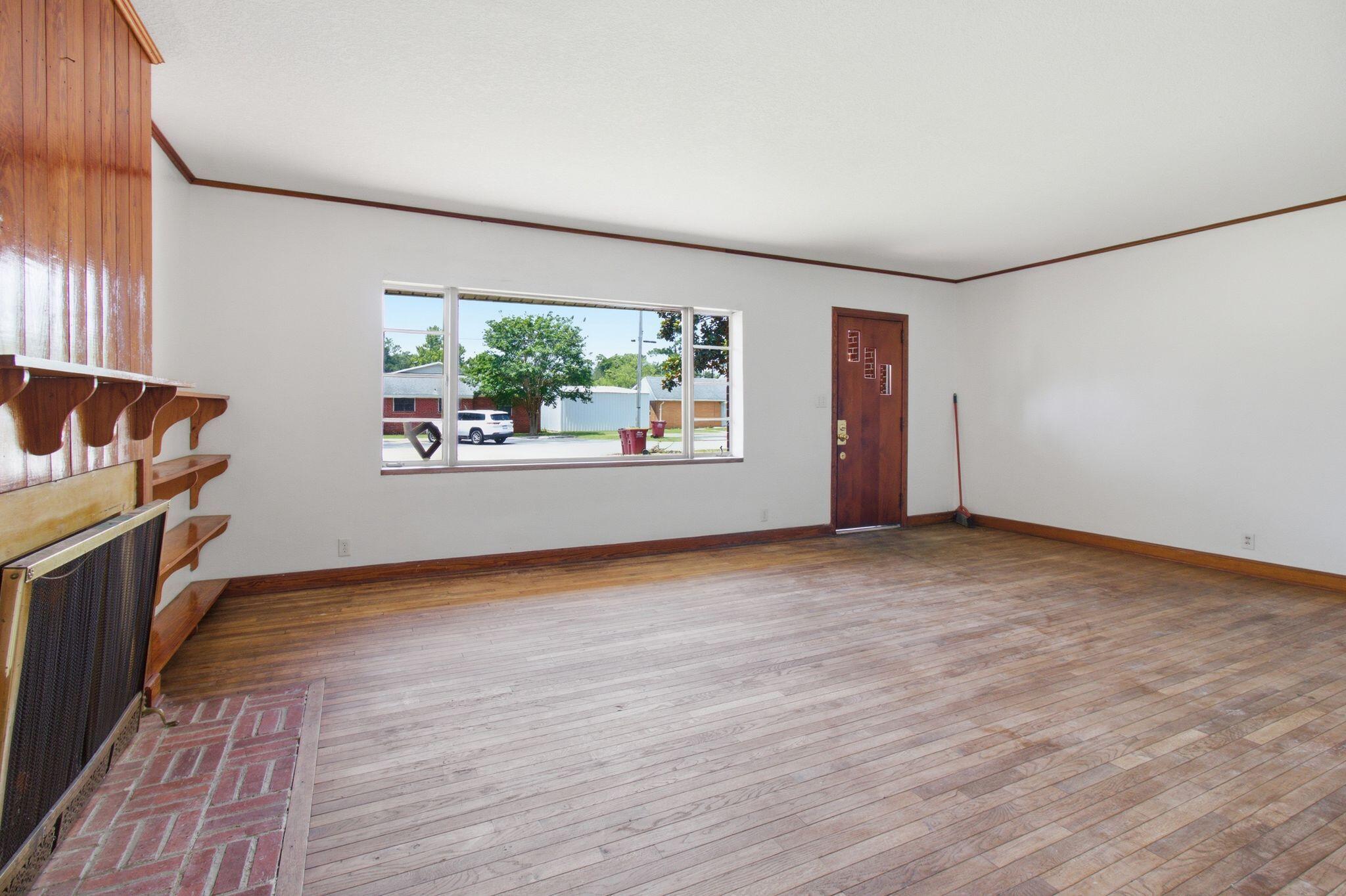 CRESTVIEW LOTS 3 & 4 BLK 36 - Residential