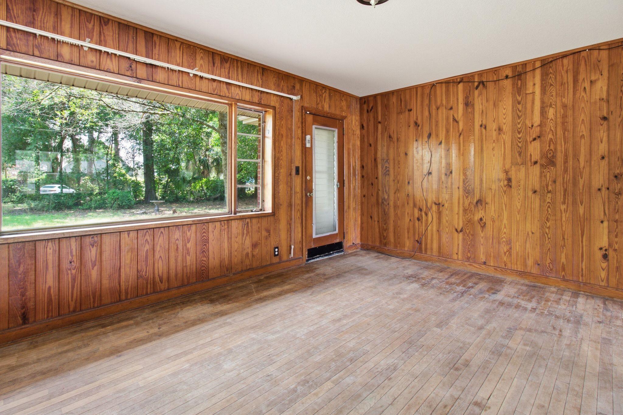 CRESTVIEW LOTS 3 & 4 BLK 36 - Residential
