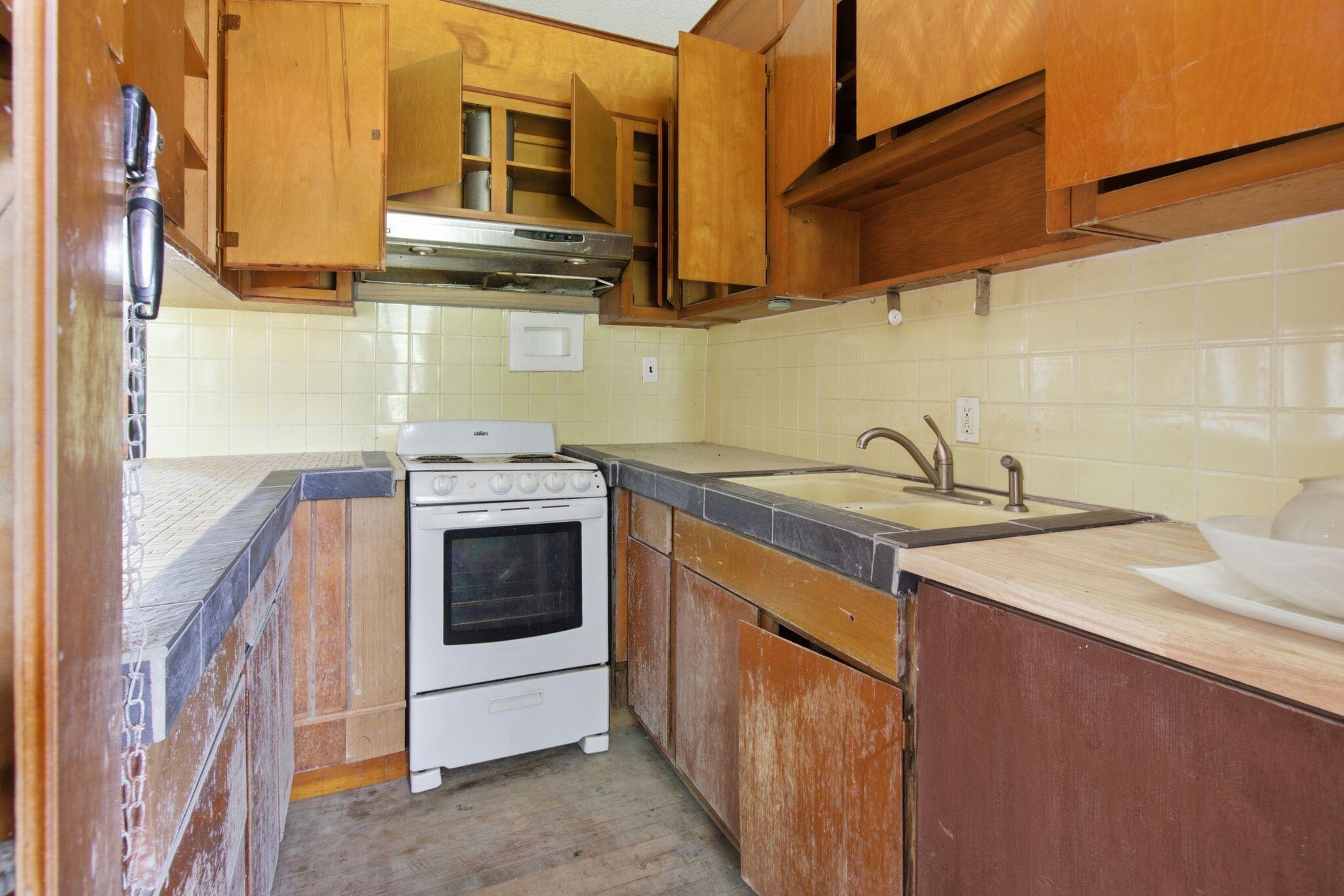 CRESTVIEW LOTS 3 & 4 BLK 36 - Residential