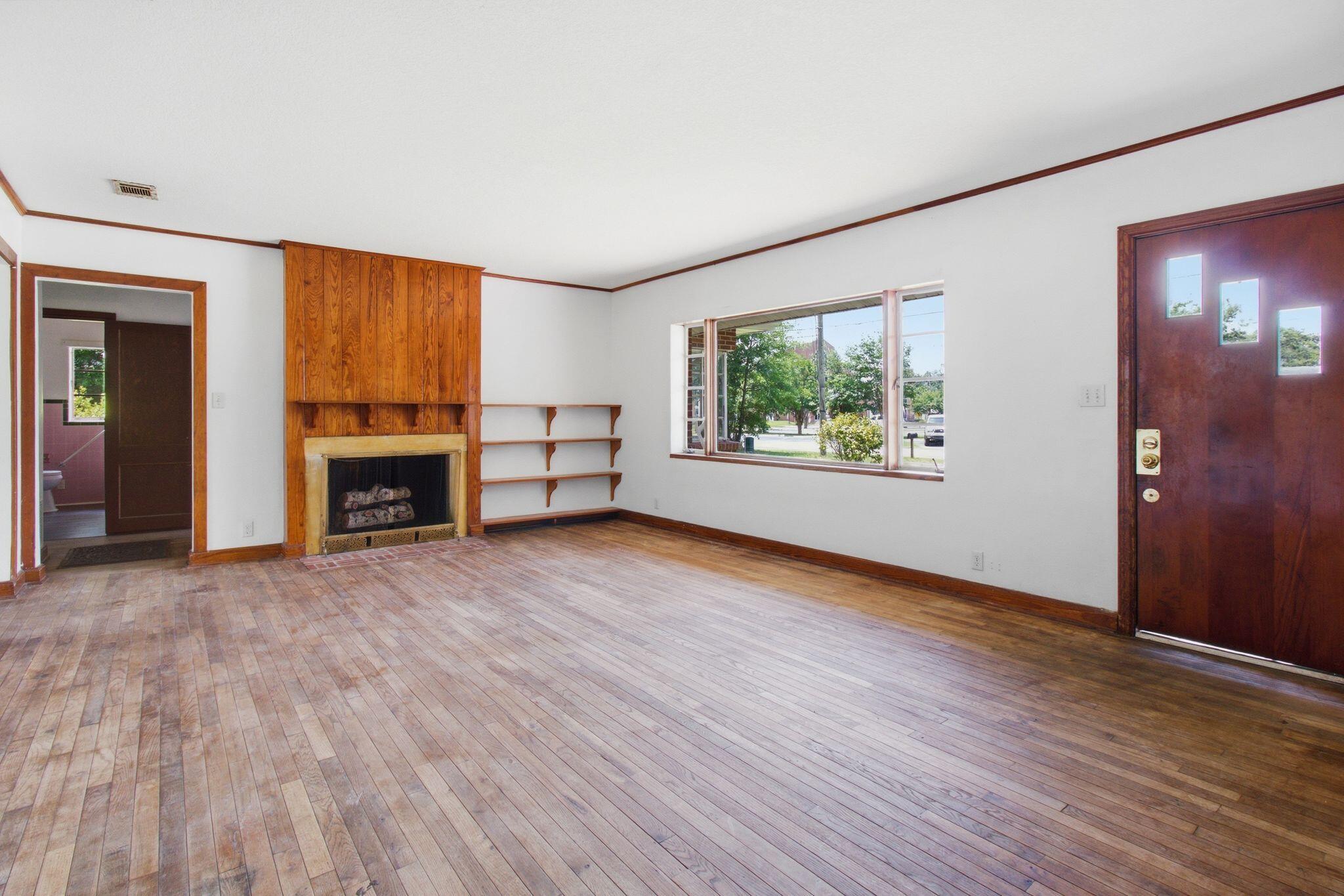 CRESTVIEW LOTS 3 & 4 BLK 36 - Residential