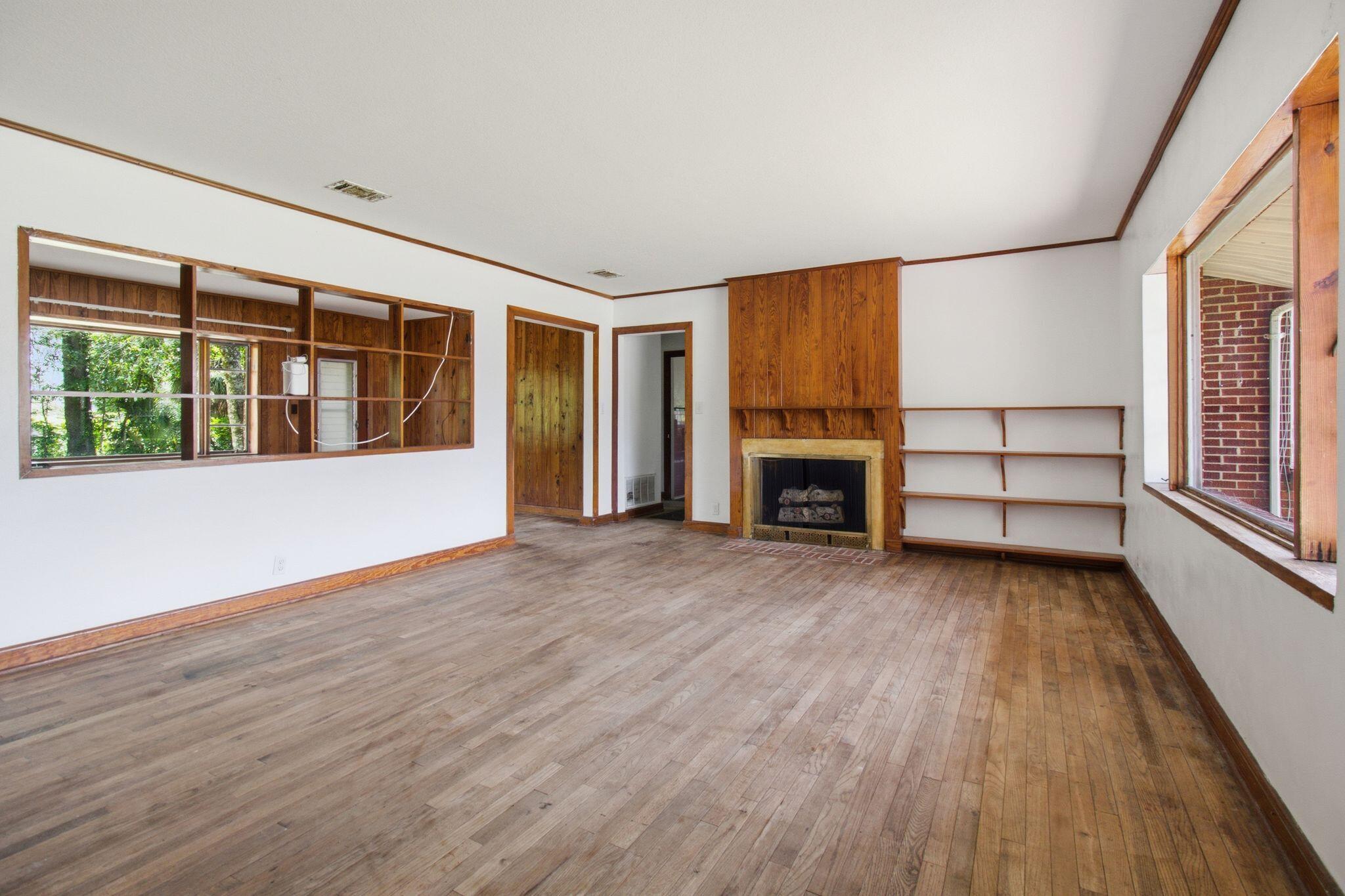 CRESTVIEW LOTS 3 & 4 BLK 36 - Residential
