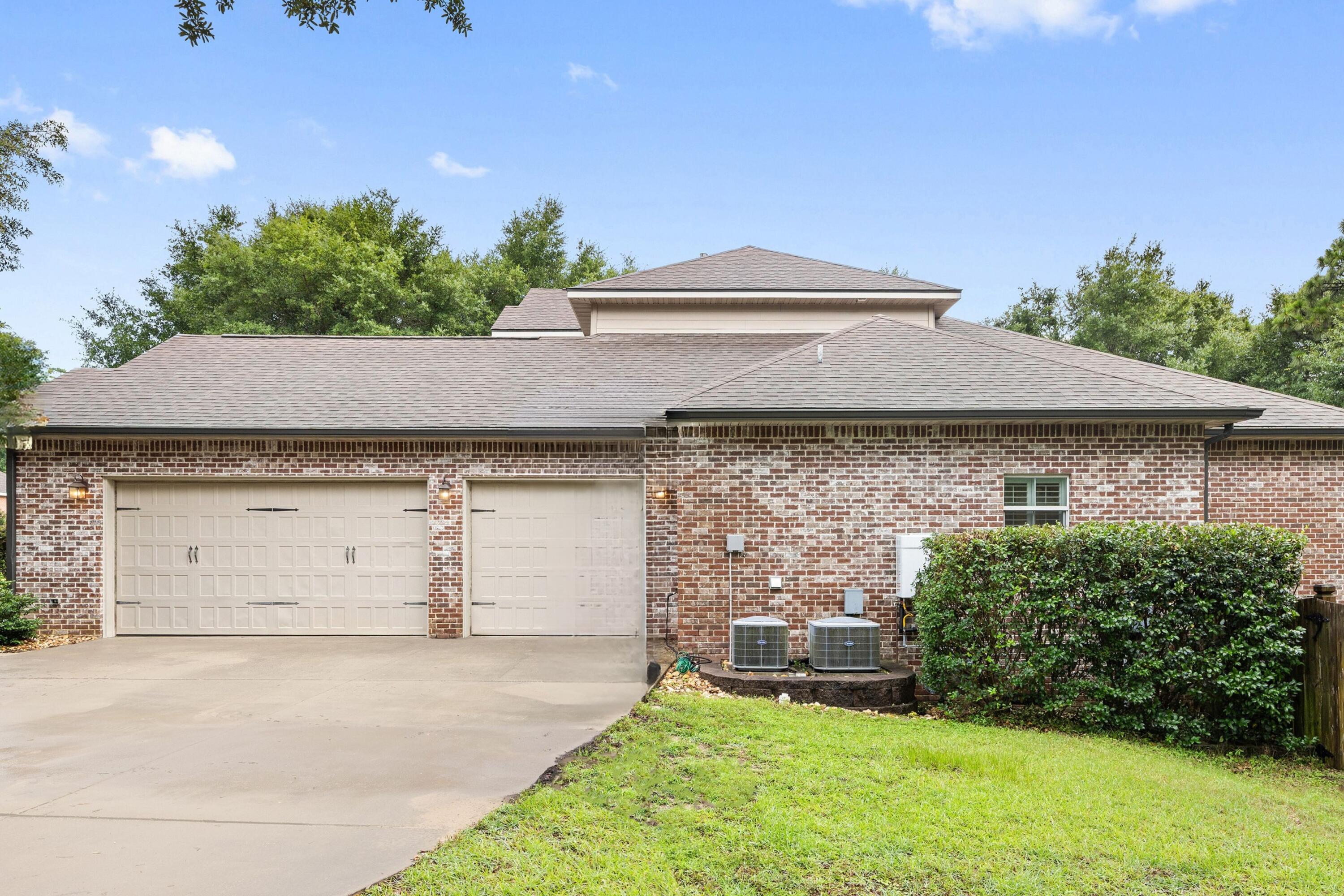 ROCKY BAYOU COUNTRY CLUB ESTATES 10 - Residential