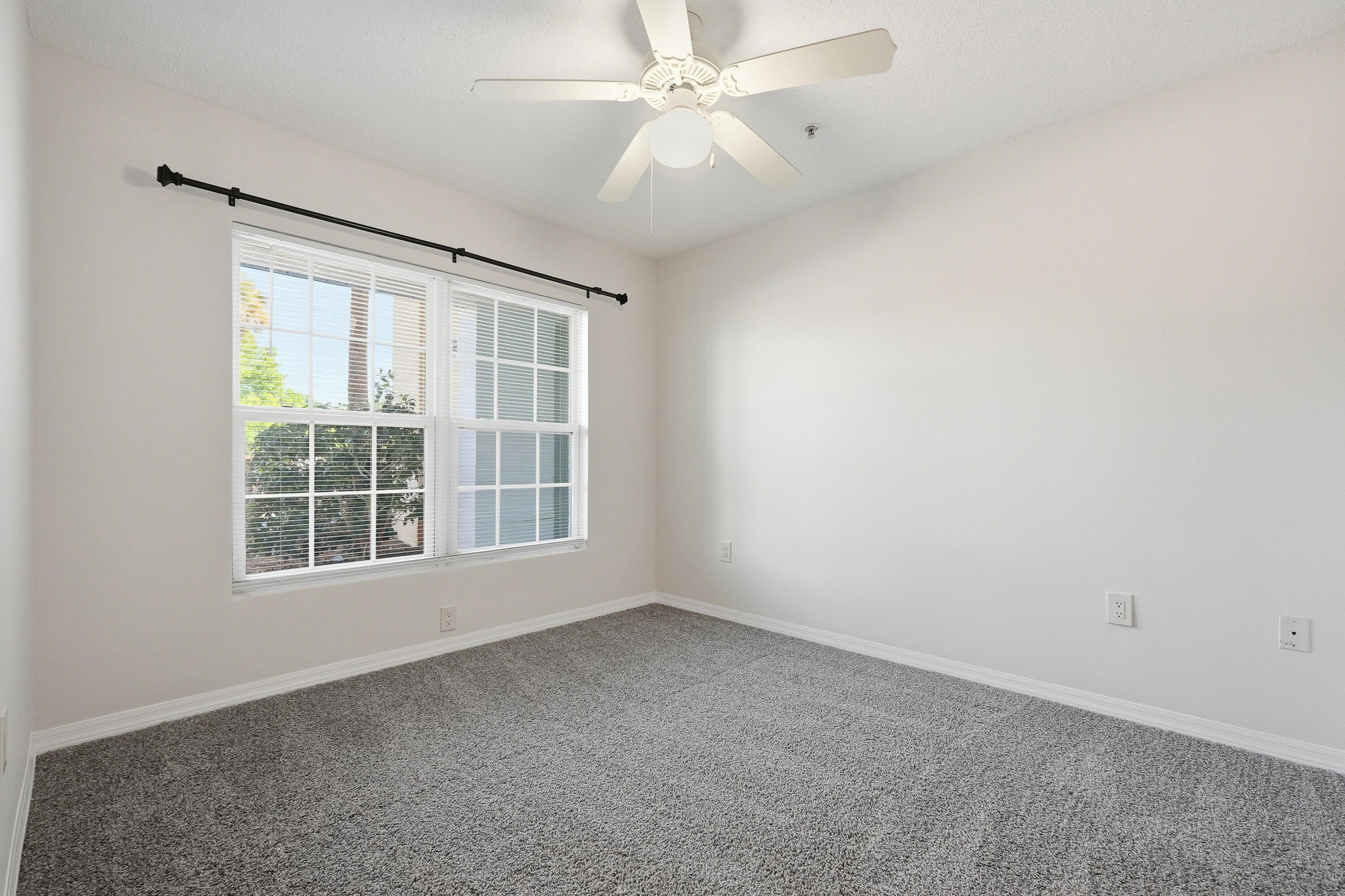 FLORIDA CLUB - Residential Lease