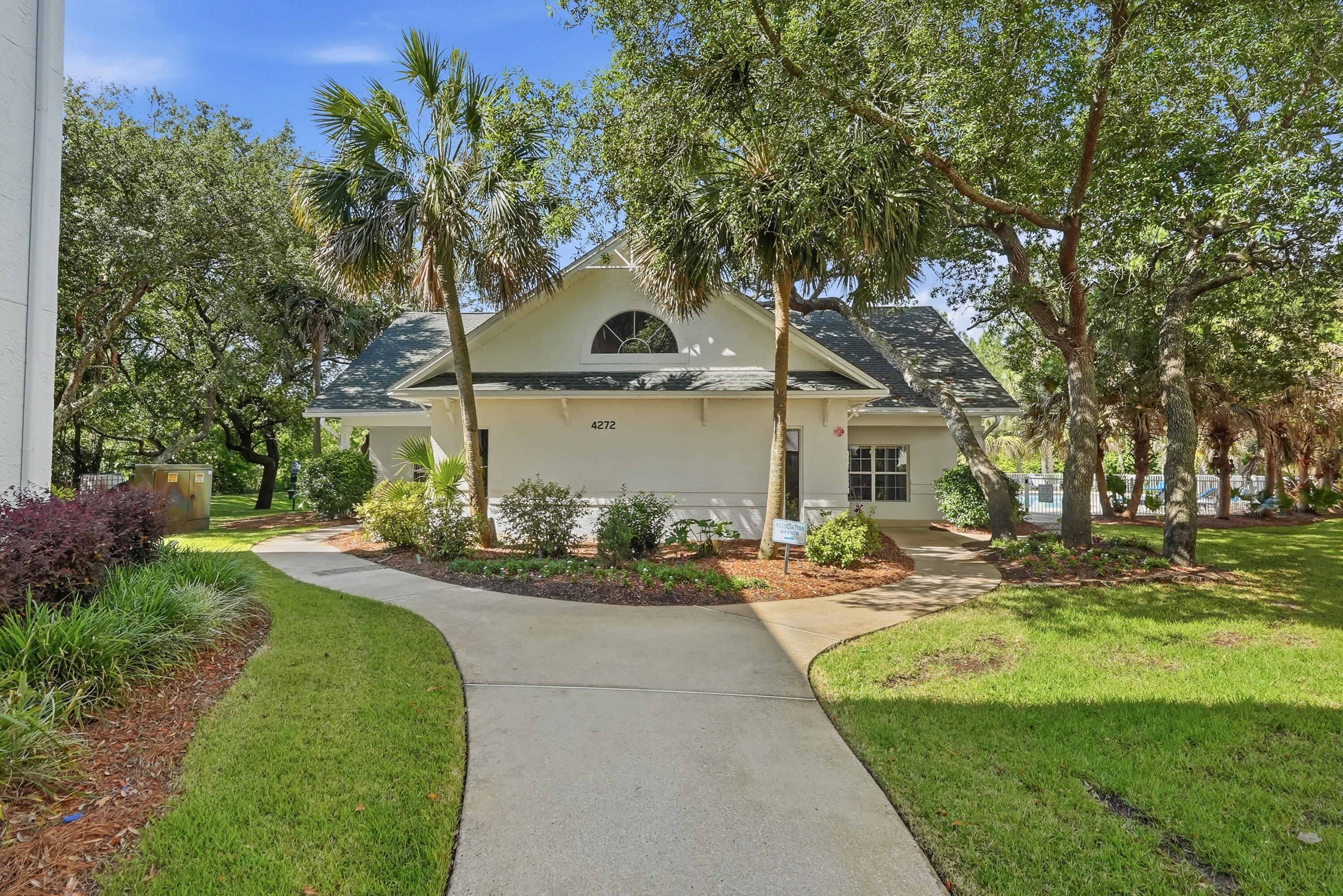 FLORIDA CLUB - Residential Lease