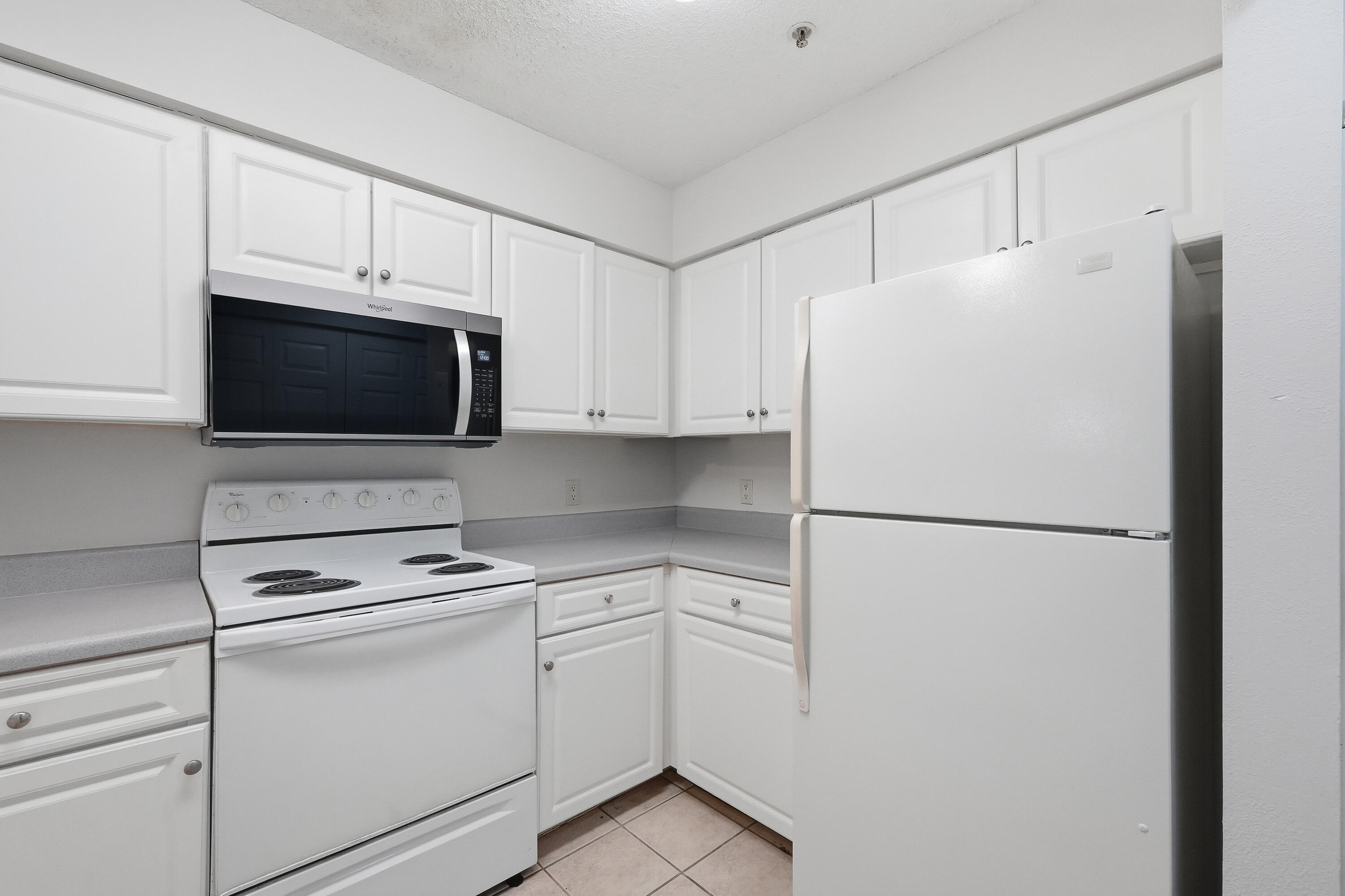 FLORIDA CLUB - Residential Lease